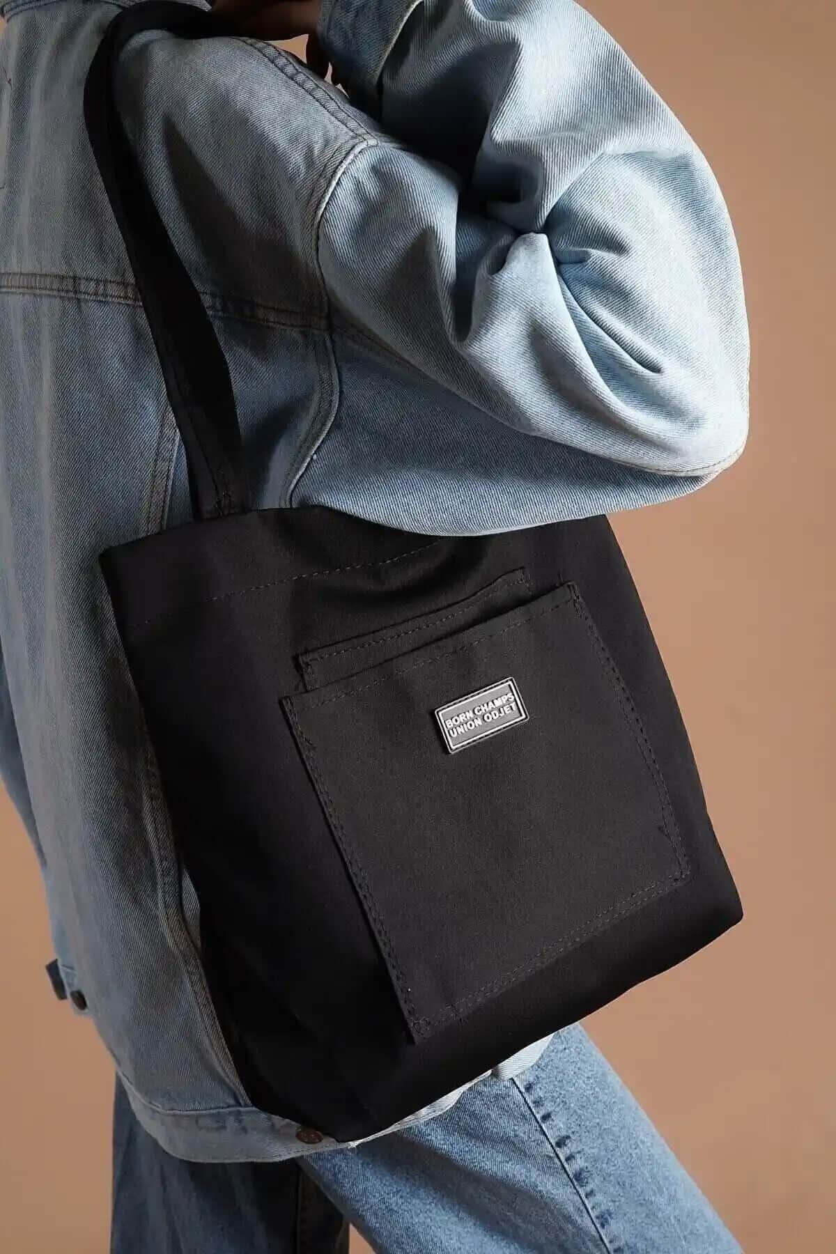 İşlevsel ve Şık Çantalar Karşılaştırması: IŞILTI COLLECTİON ve SOHO Modelleri