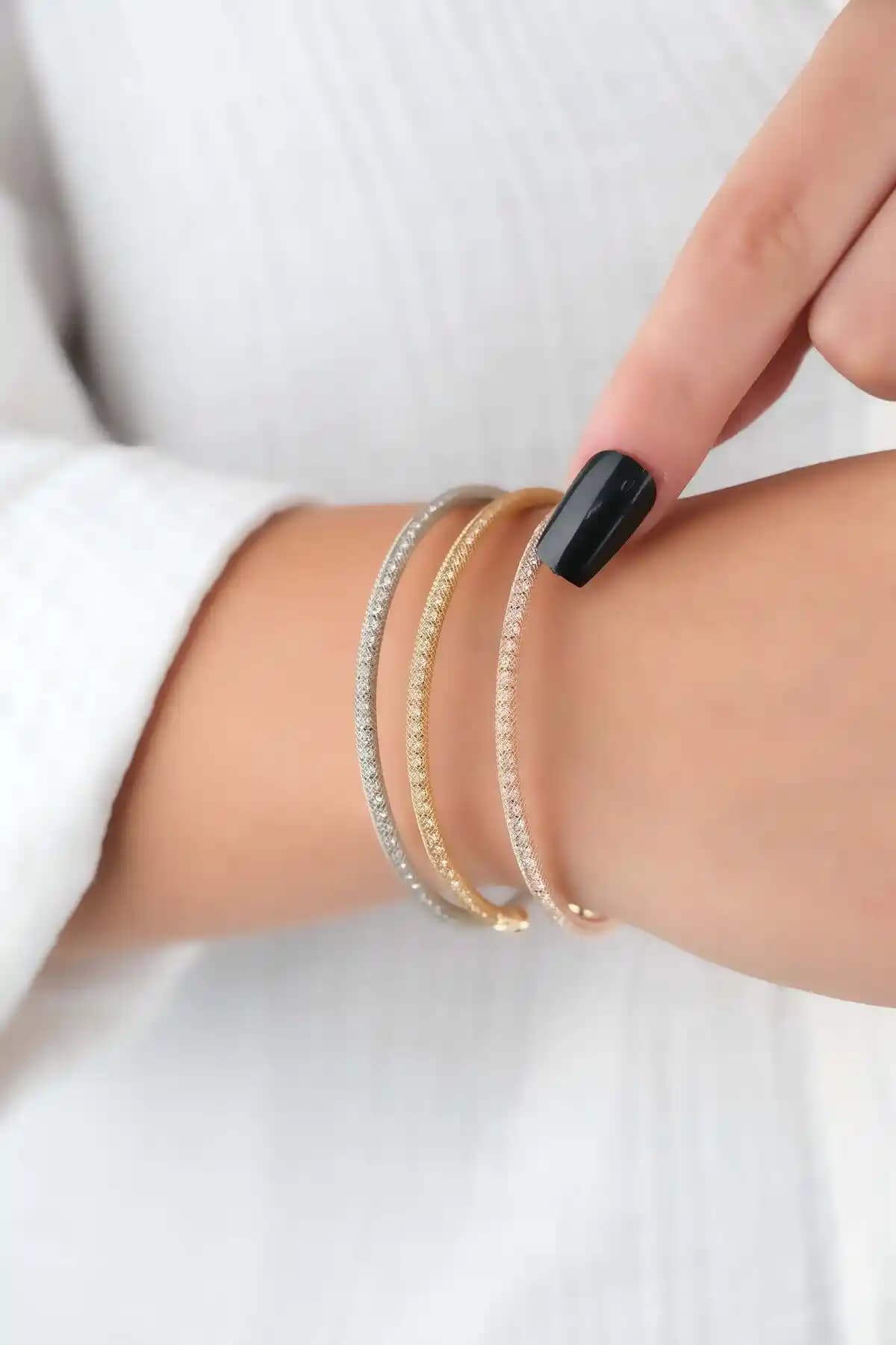 Jack Ferrero Çelik Gold ve Jenny Daphne Altın Kaplama Bileklik Karşılaştırması