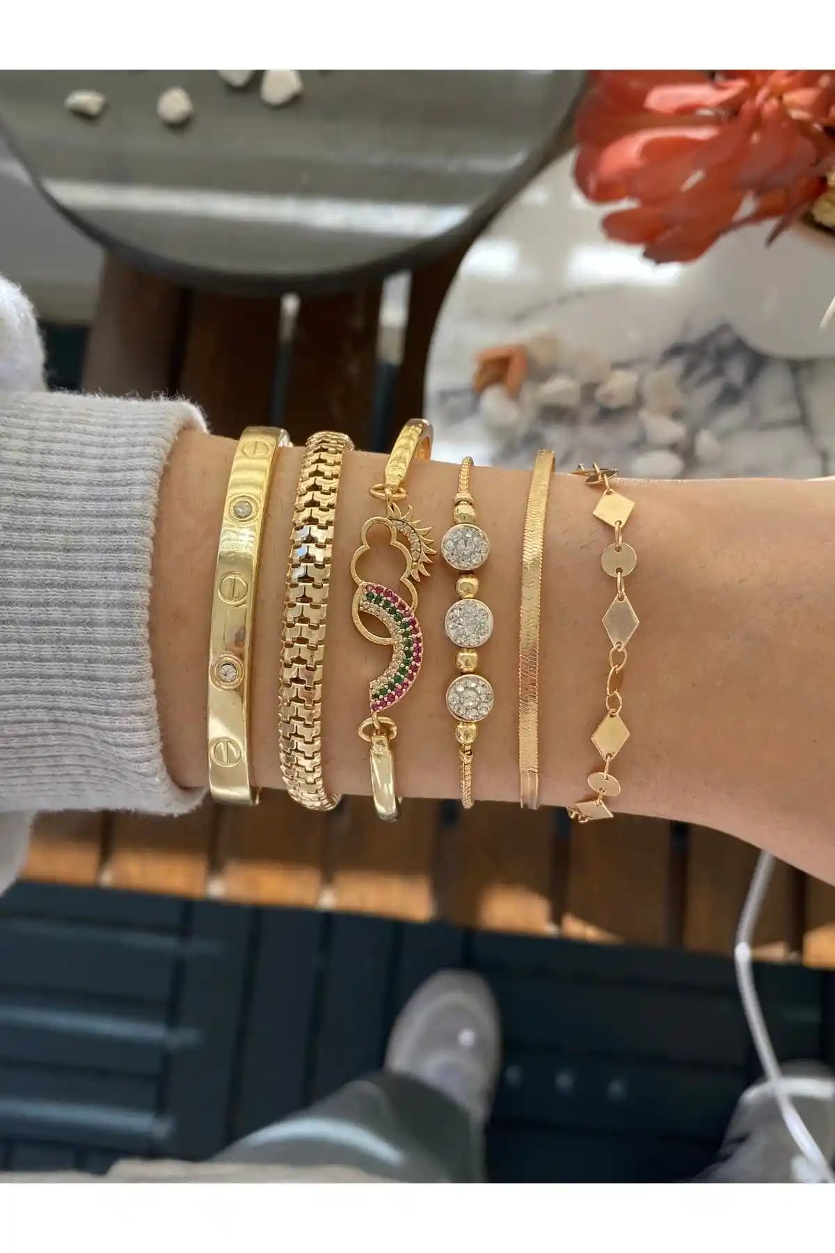 Jack Ferrero ve MagicStone Bileklikleri Karşılaştırması: Şıklık ve Dayanıklılık Analizi