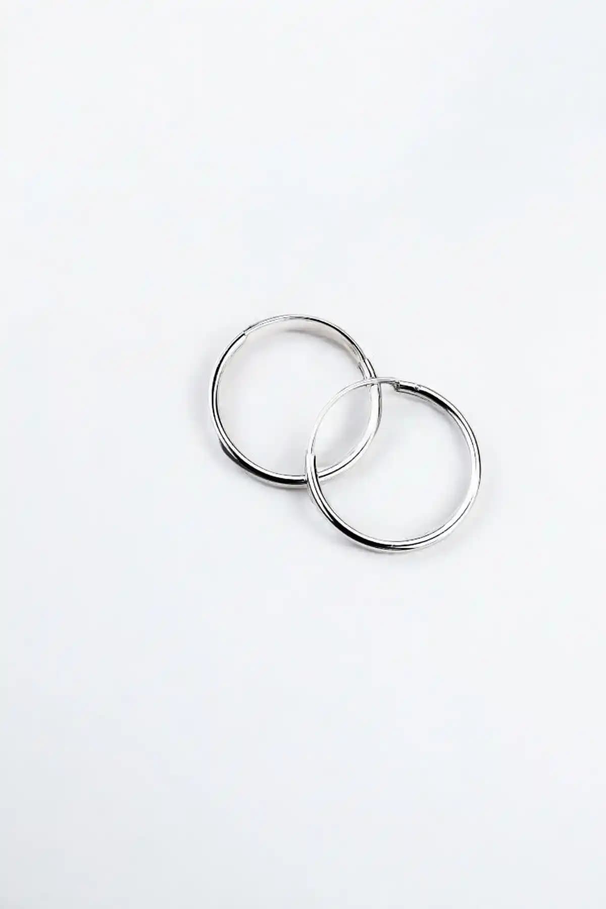 Jelux Silver Gümsüş Küpe Karşılaştırması: 12 mm ve 5 mm Modellerin Özellikleri