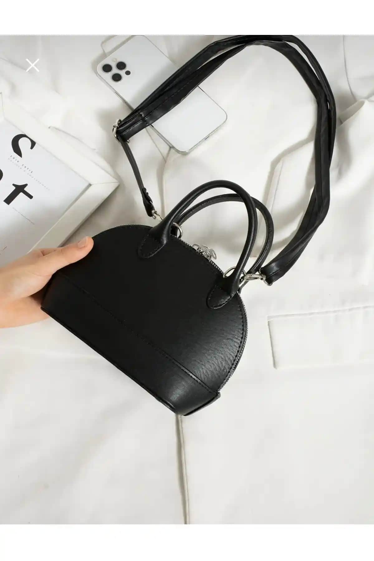 Kadın Çanta Karşılaştırması: ESTUTE D Mini Şişe ve Momsbrand Omuz Çantası Özellikleri