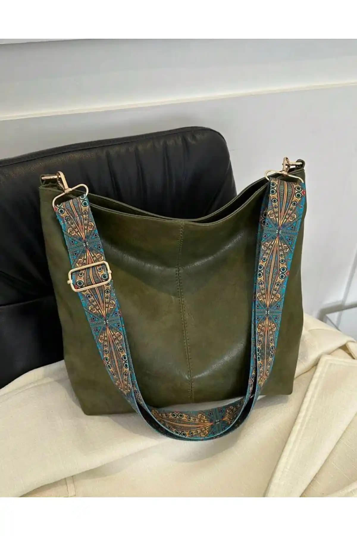 Kadın Çanta Karşılaştırması: ESTUTE ve HAPBUY Modellerinin Özellikleri ve Seçim Rehberi