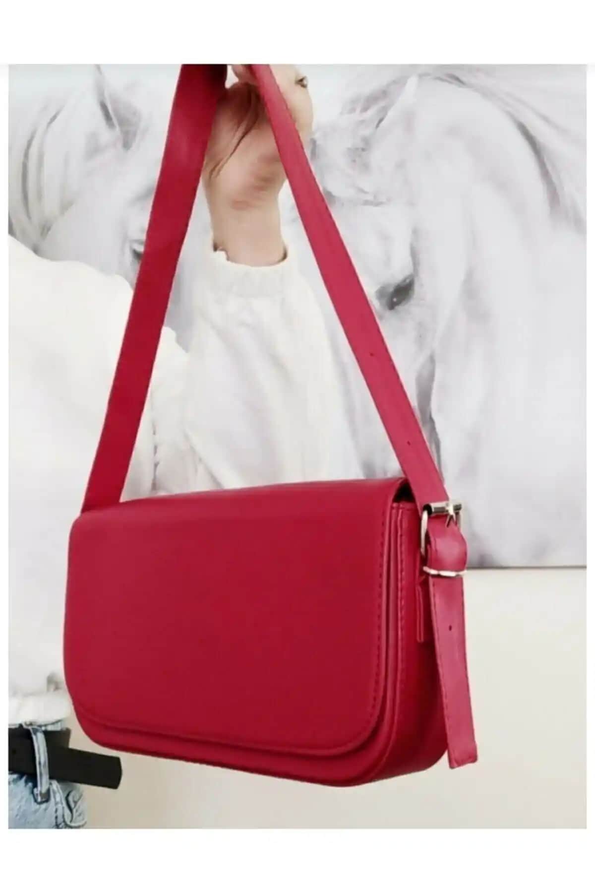 Kadın Çantaları Karşılaştırması: Bag&More ve NOTHING Mini Urban Çapraz Askılı Çanta