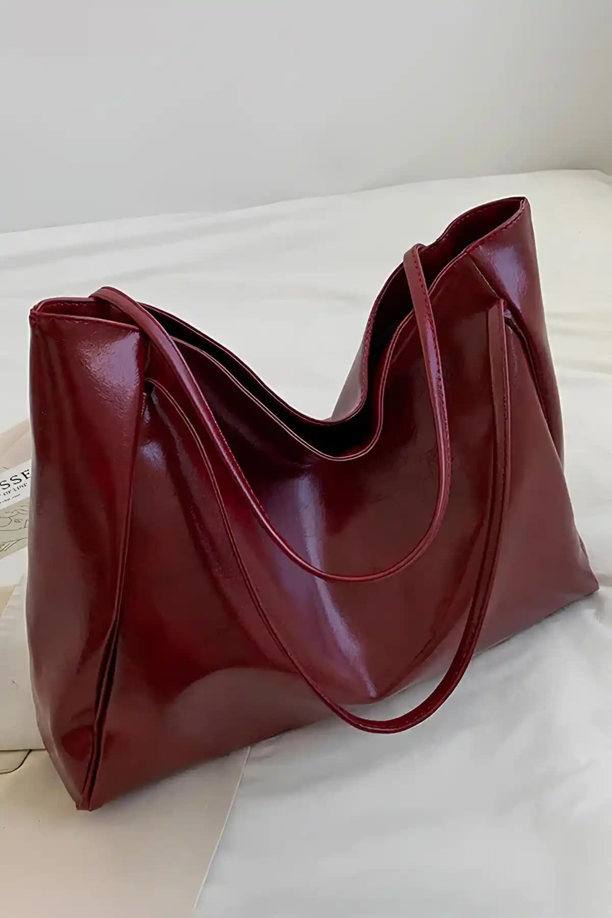 Kadın Çantası Karşılaştırması: Bipanya Matthew ve HONEY BAG Soft Model Özellikleri ve Fiyatları