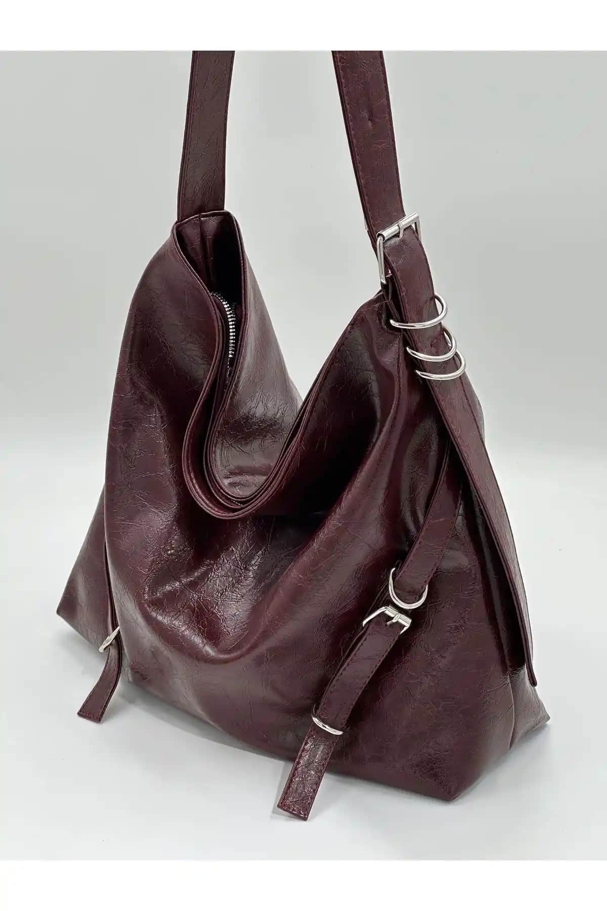 Kadın Çantası Karşılaştırması: Rosmod Bordo ve Yuka Atelier Cushy Modelleri