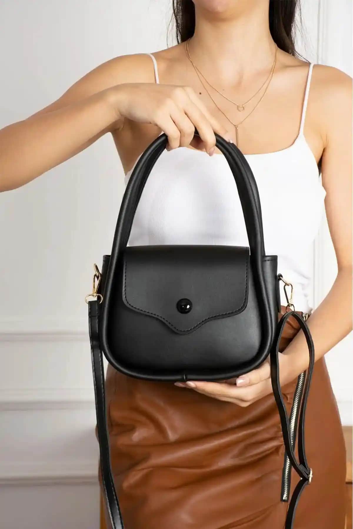 Kadın Çantası Karşılaştırması: Siyah ve Kahverengi Modellerin Özellikleri ve Kullanım İpuçları