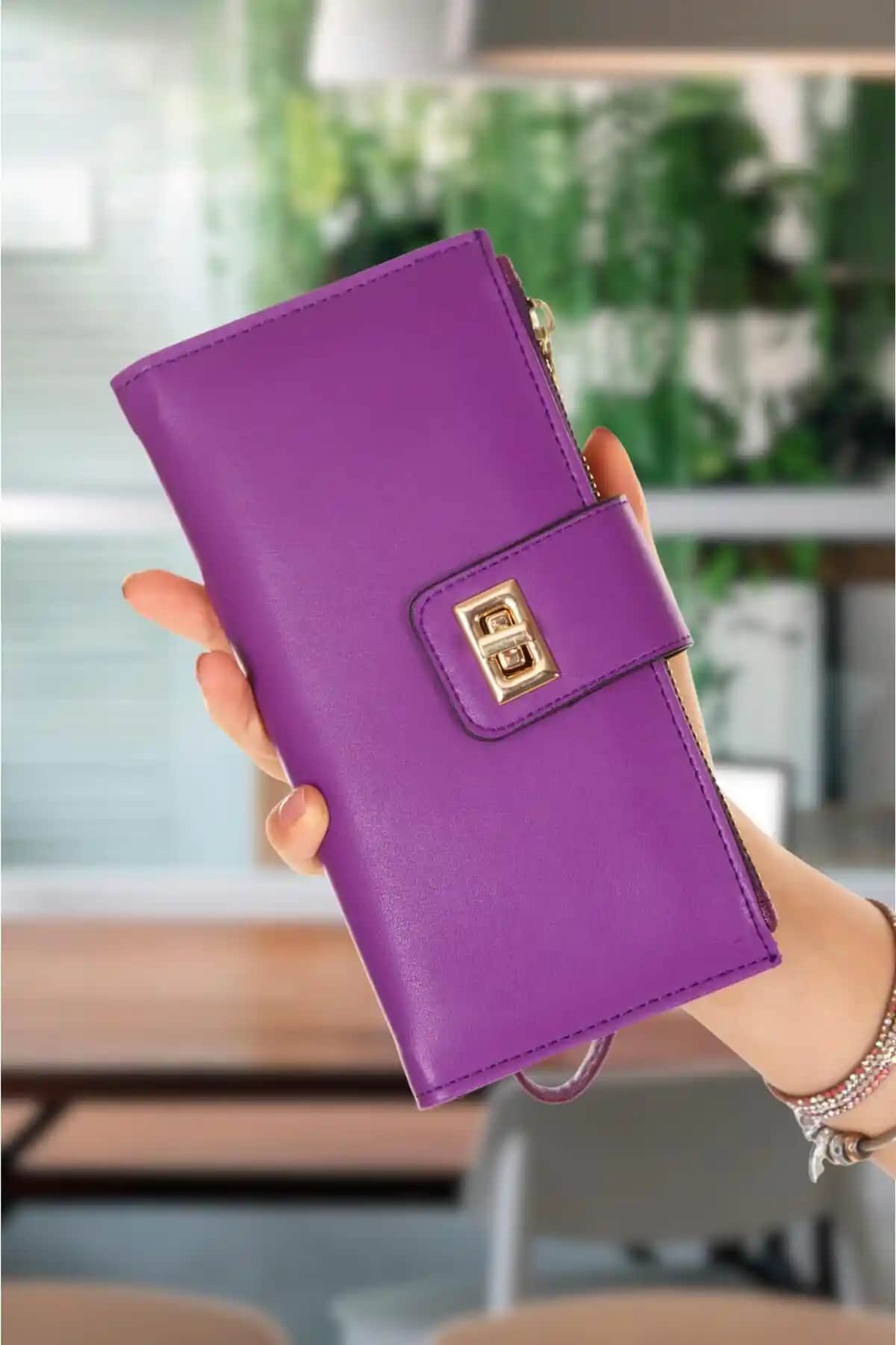 Kadın Cüzdanları Karşılaştırması: Adelina Bags ve Frank Martin Modelleri