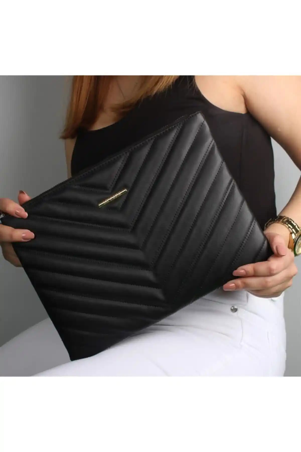 Kadın Deri Çantalar Karşılaştırması: Portföy ve Clutch Modelleri Analizi