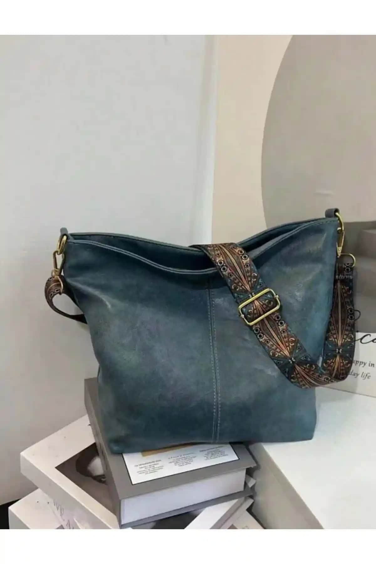 Kadın Günlük Çantası Karşılaştırması: ESTUTE ve Katusa Çantalarının Özellikleri