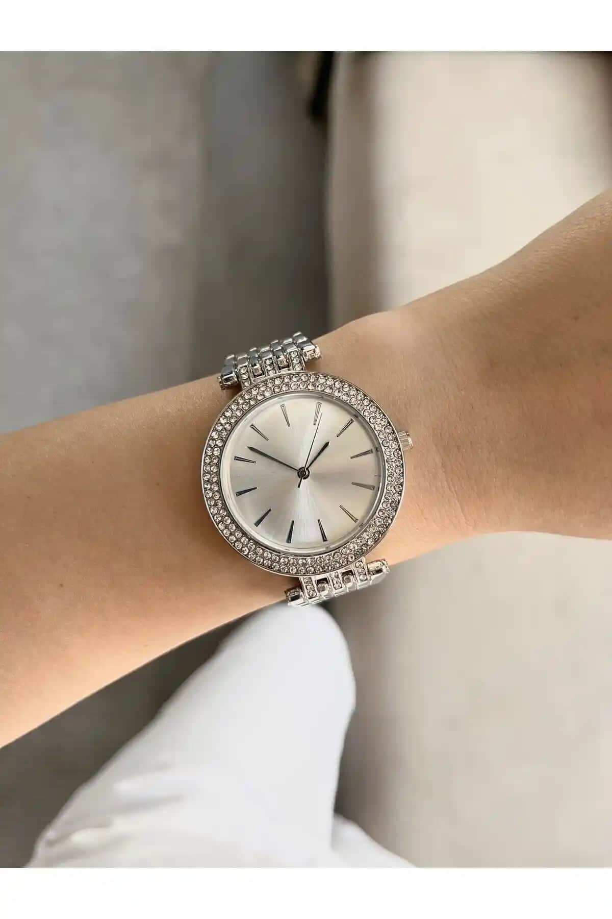 Kadın Kol Saatleri Karşılaştırması: Clup Polo ve Spectrum Modelleri İncelemesi