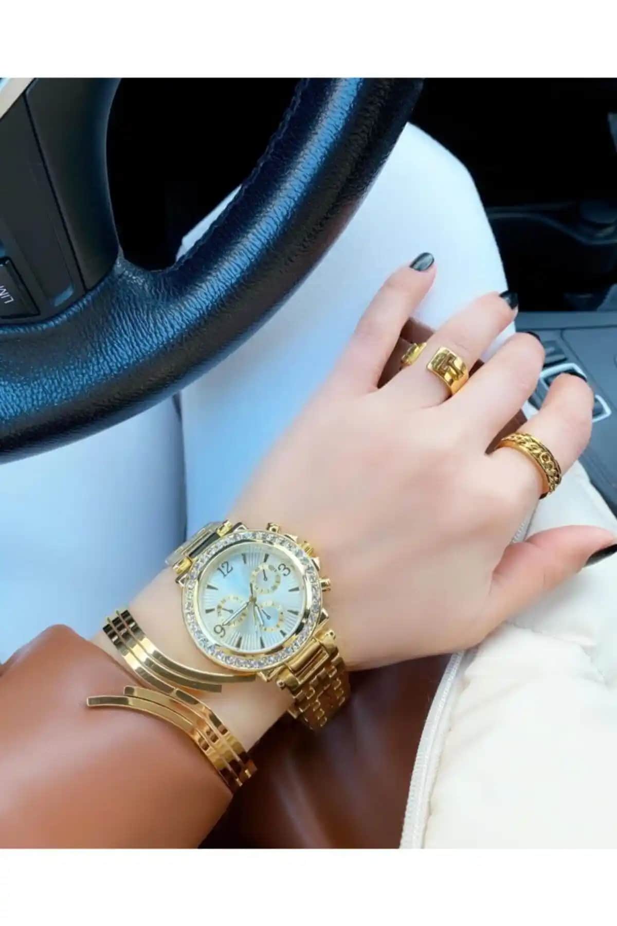 Kadın Kol Saatleri Karşılaştırması: İSTLİV ve LOOQ Modellerinin Özellikleri ve Seçim Rehberi