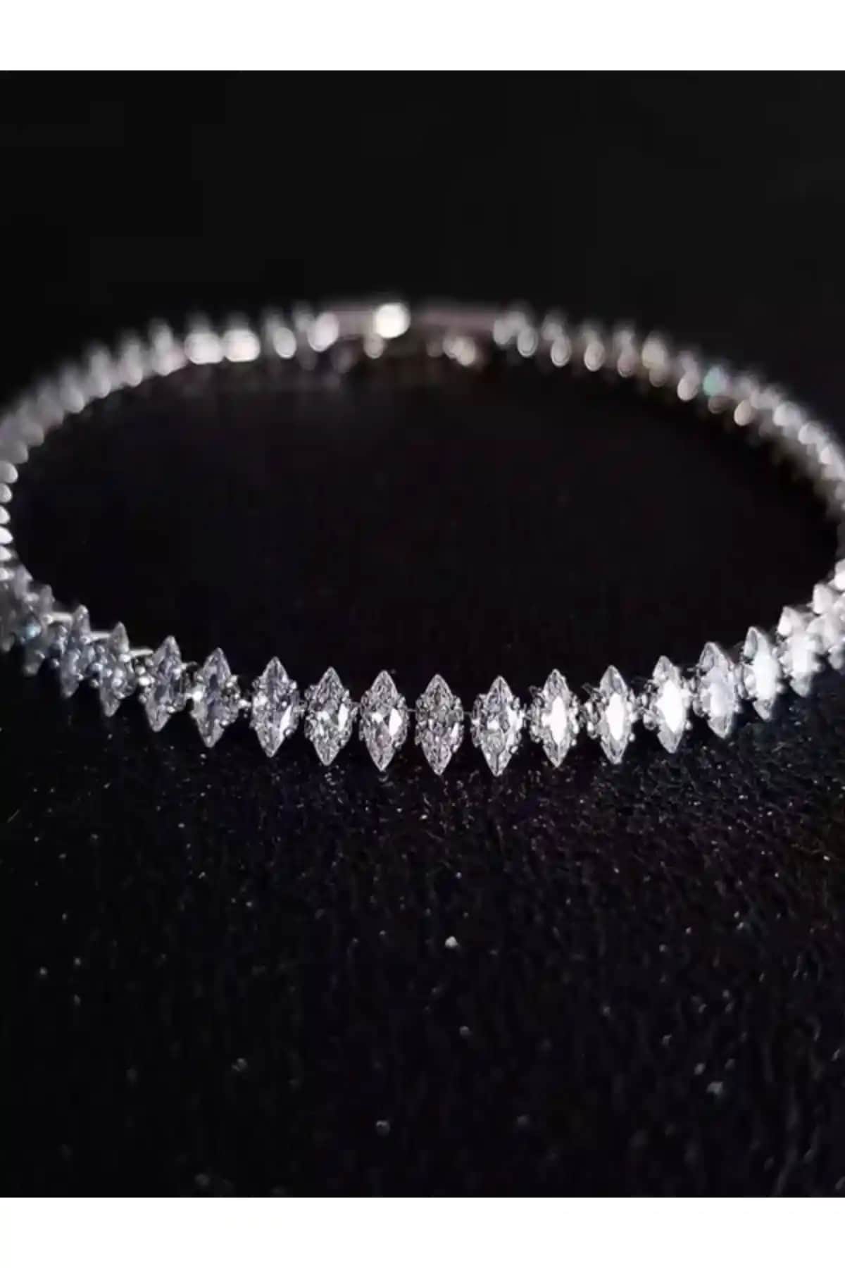 Kadın Mekik Taş ve Ressia Zirkon Taşlı Bileklik Karşılaştırması ve Seçim Rehberi