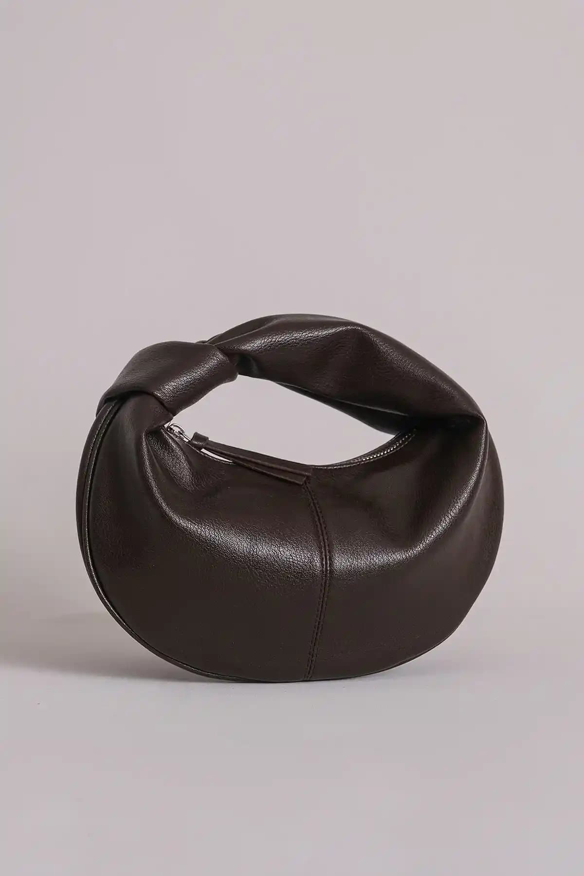 Kadın Mini El Çantaları Karşılaştırması: Modaya Uygun ve Pratik Seçenekler