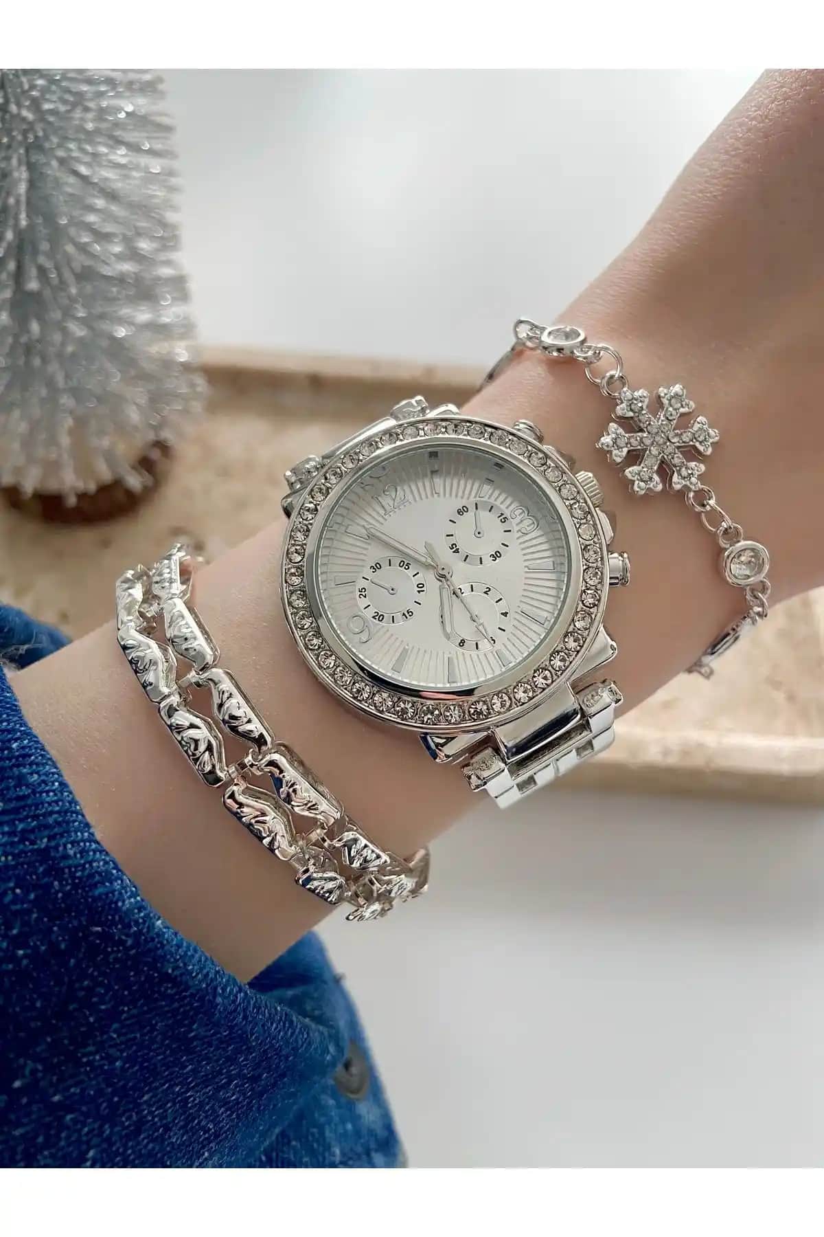 Kadın Saatleri Karşılaştırması: Arzu Butik ve Duke Nickle Modelleri Analizi