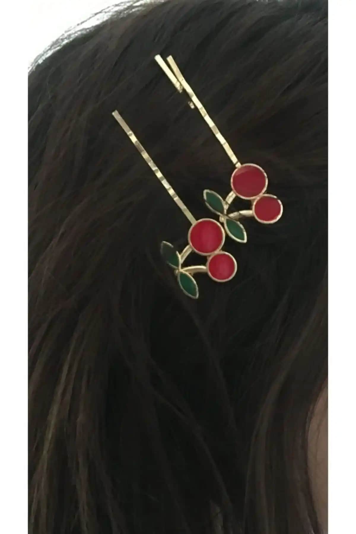 Kadın Saç Aksesuarları Karşılaştırması: Tel Toka ve Mandal Tokaların Özellikleri