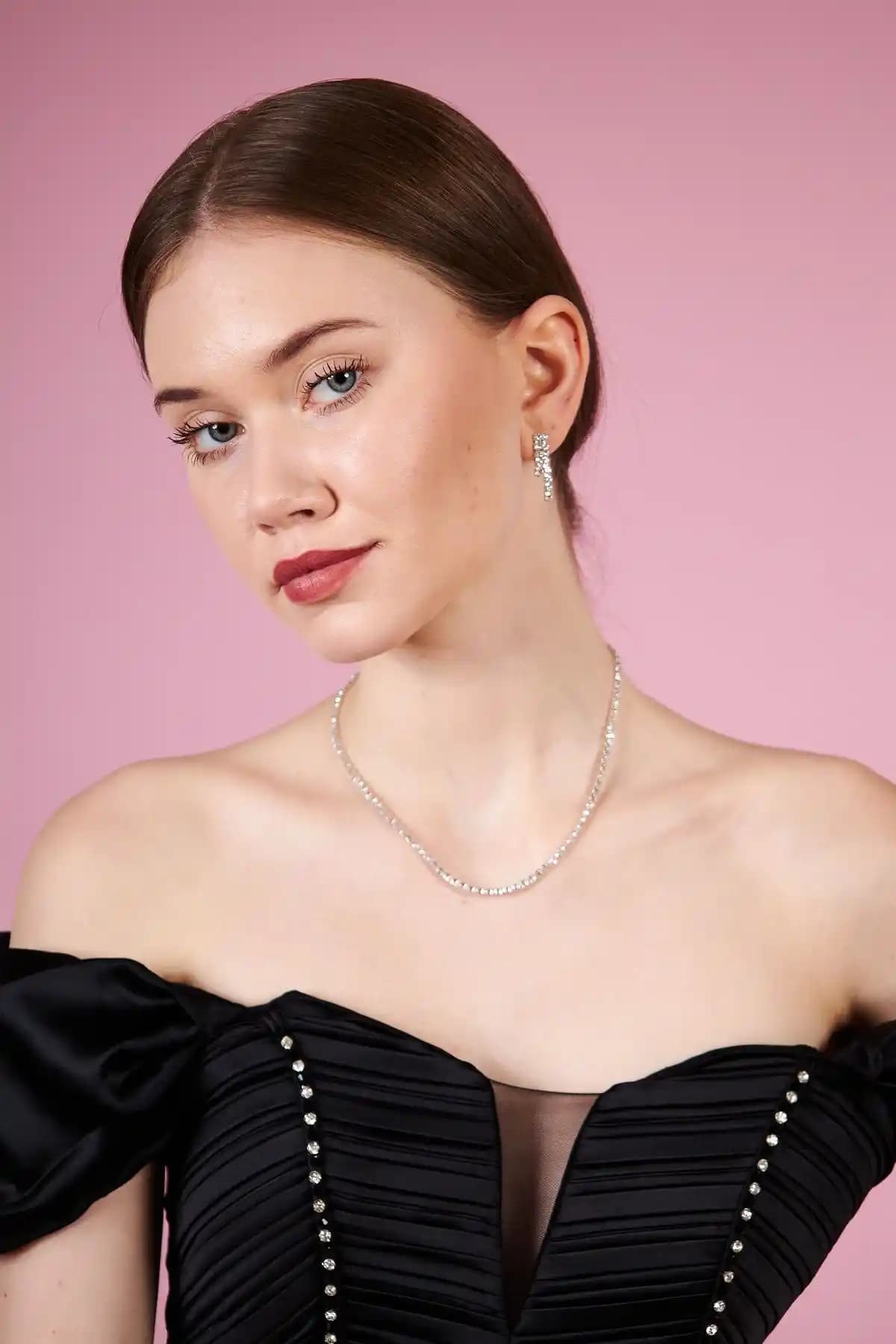 Kadın Takı Karşılaştırması: irva collection ve NAİFTAKIAKSESUAR Kolye Modelleri