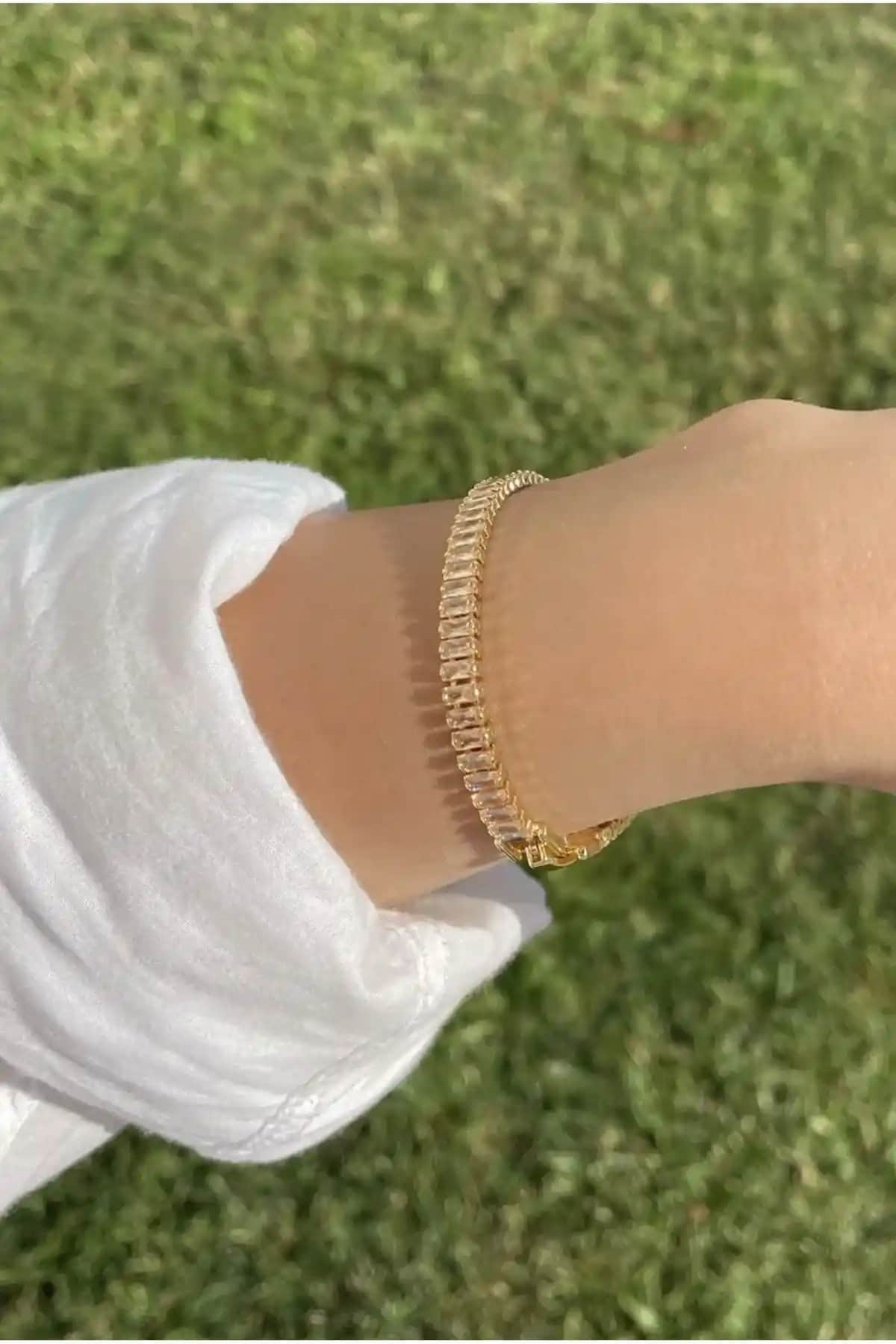 Kadın Zirkon Bileklikleri Karşılaştırması: Şıklık ve Kalite Analizi