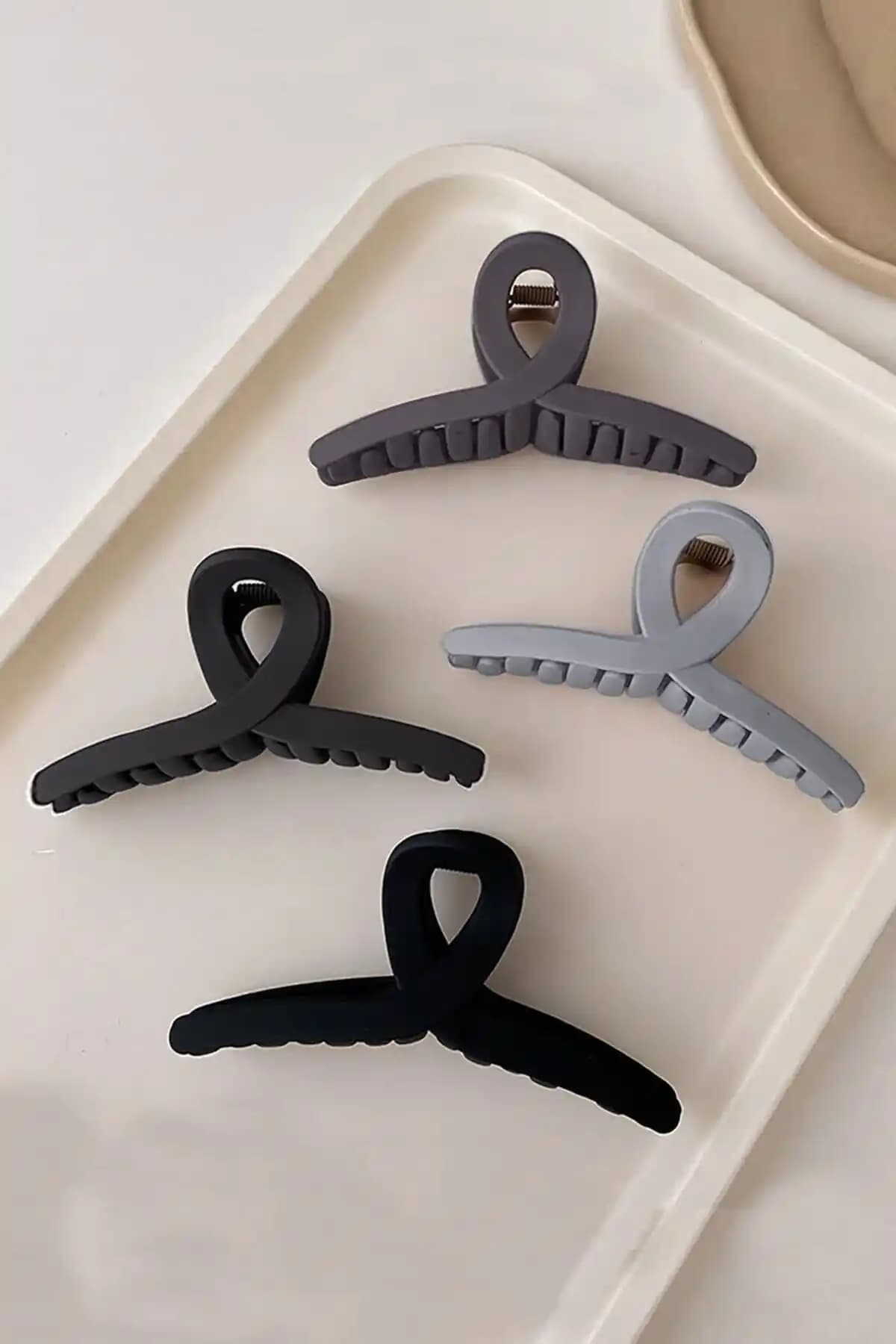 Kadınlar İçin Farklı Renk ve Tasarımlarda Mandal Toka Setleri Karşılaştırması