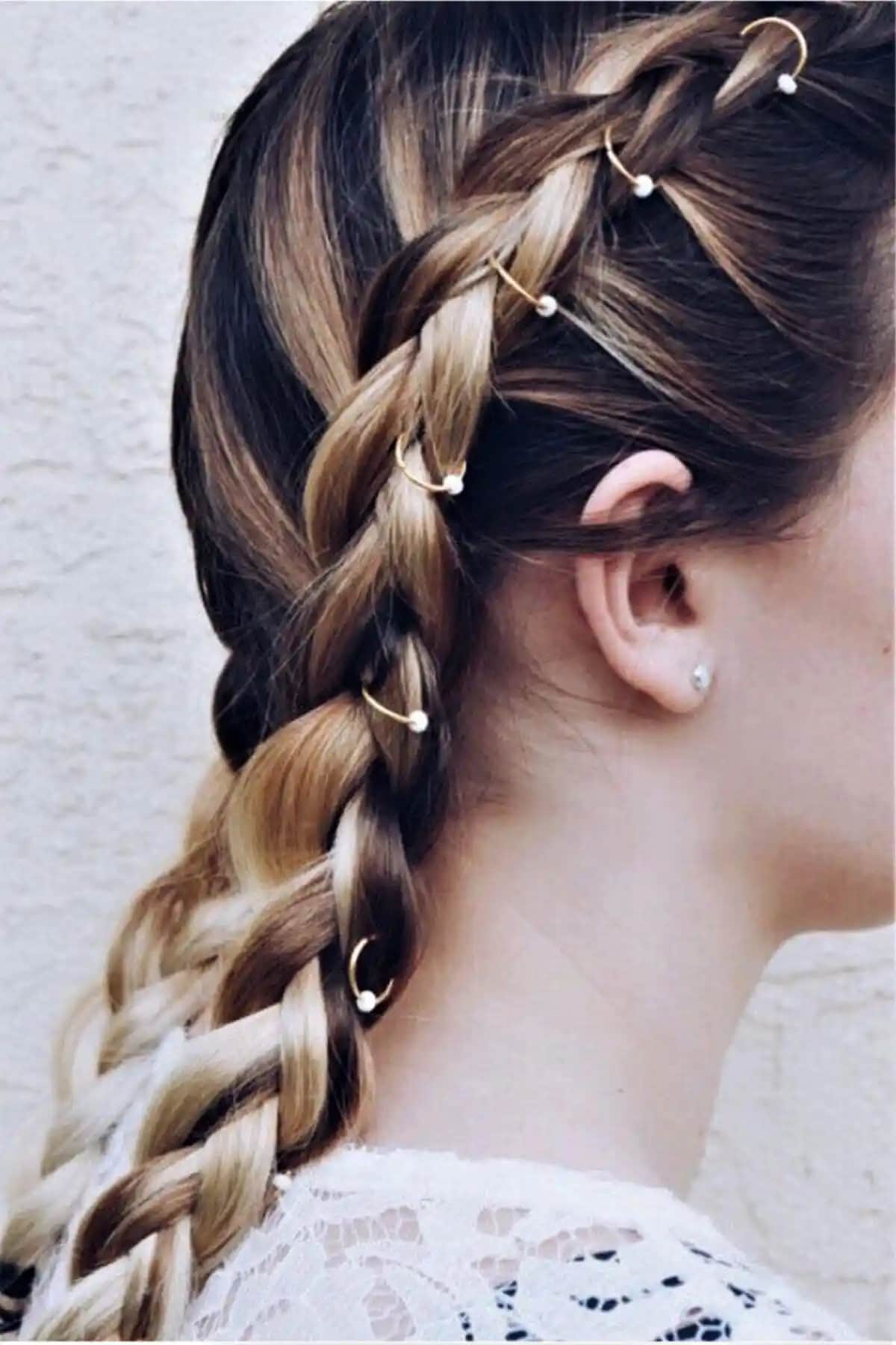 Kadınlar için saç küpe setleri karşılaştırması: stil ve kullanım detayları