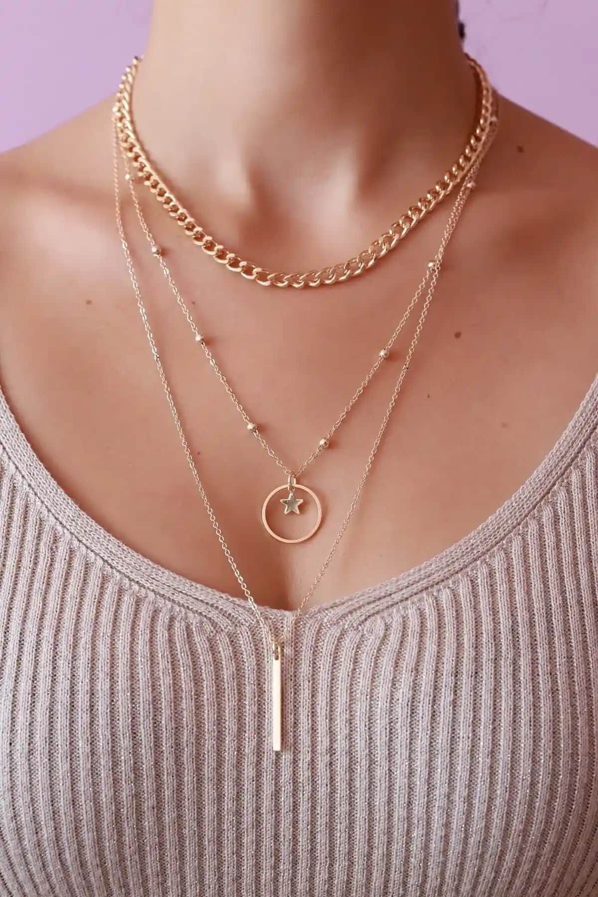 Kadınlar İçin Şık Altın Kolye Karşılaştırması: Tasarım ve Kalite Analizi