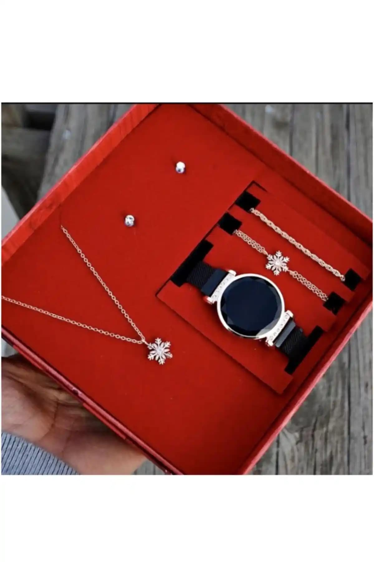 Kadınlar İçin Şık ve Fonksiyonel Dokunmatik Kol Saati Karşılaştırması