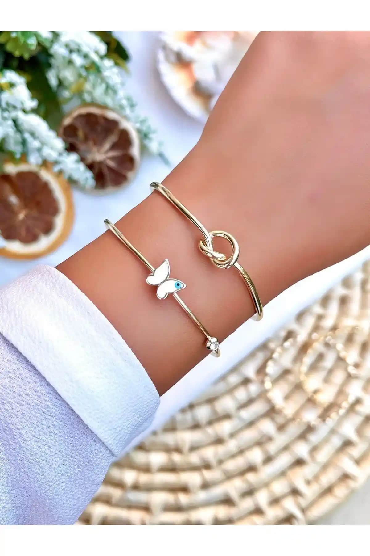 KBC STORE Bileklik Karşılaştırması: Dikili Kombin ve Şans Çiçeği Modelleri