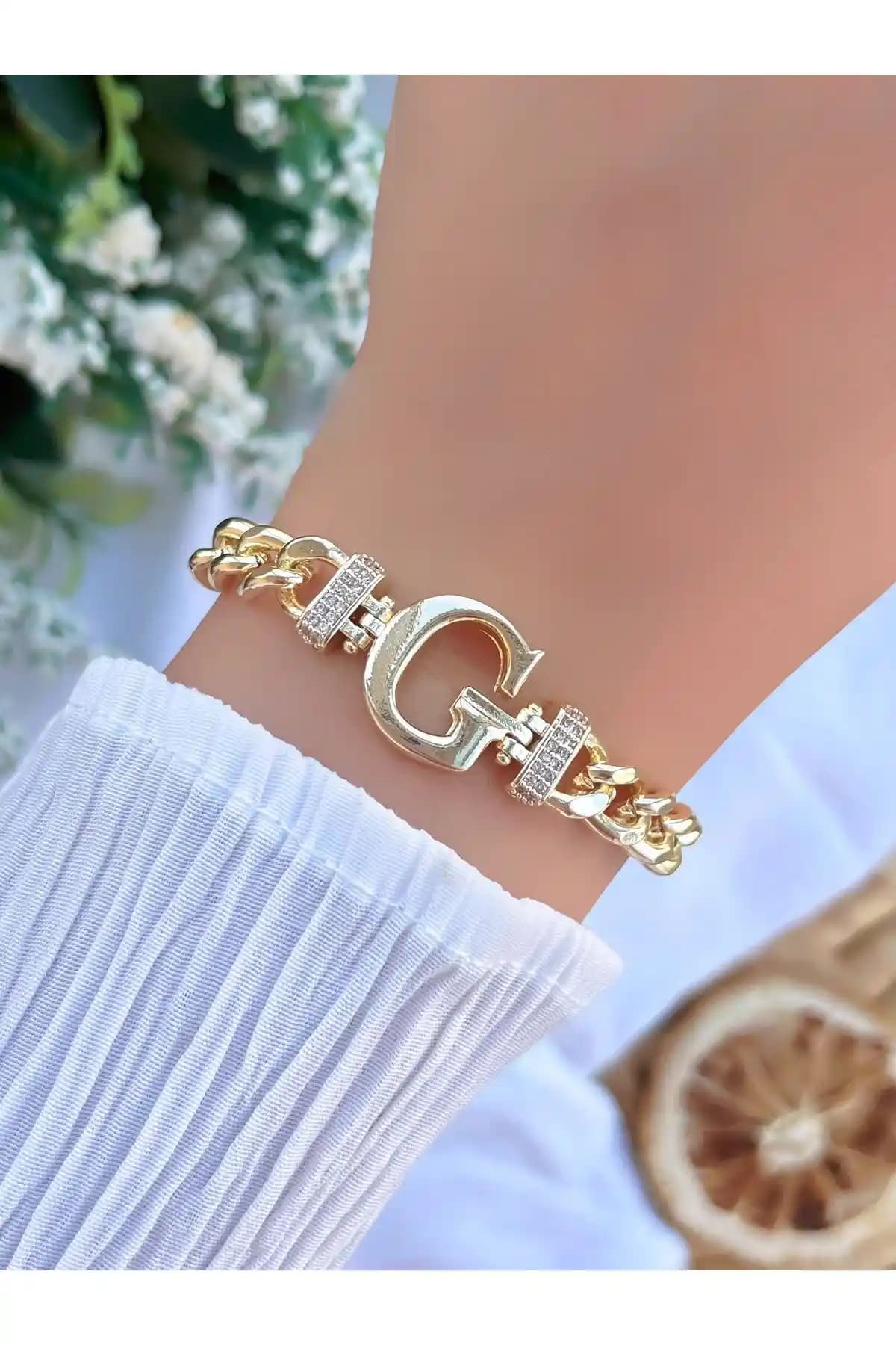 KBC STORE İki Harfli Zincir Bilekliklerin Karşılaştırması ve Stil İpuçları