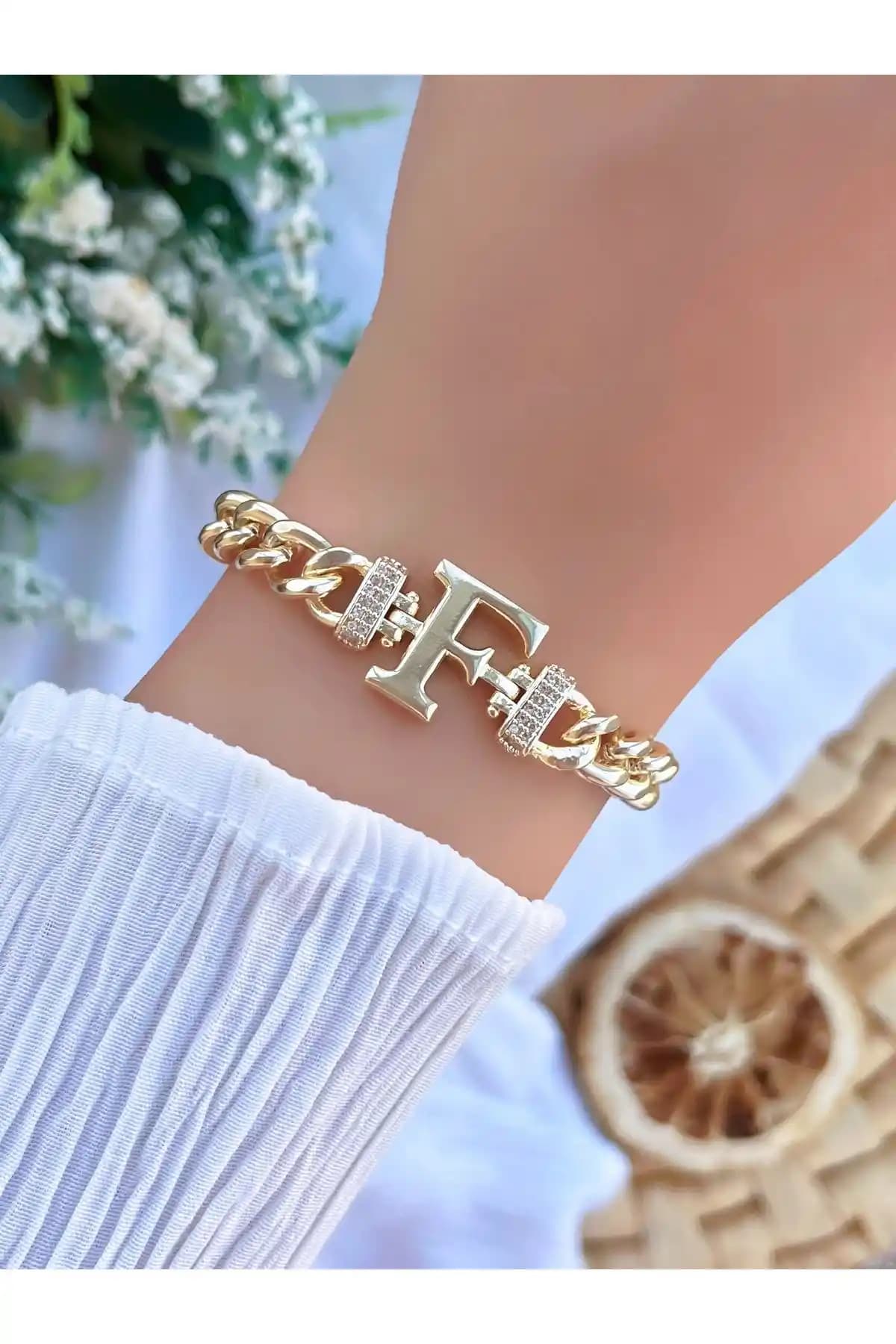 KBC STORE İki Popüler Harfli Zincir Bileklik Karşılaştırması ve Detayları