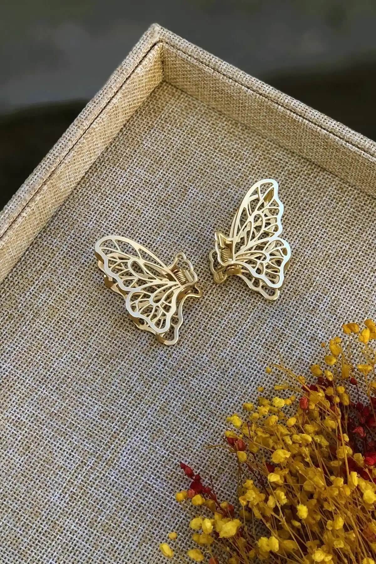 Kelebek ve Oval Model Mandal Karşılaştırması: Hangi Saç Aksesuarı Sizin İçin Uygun