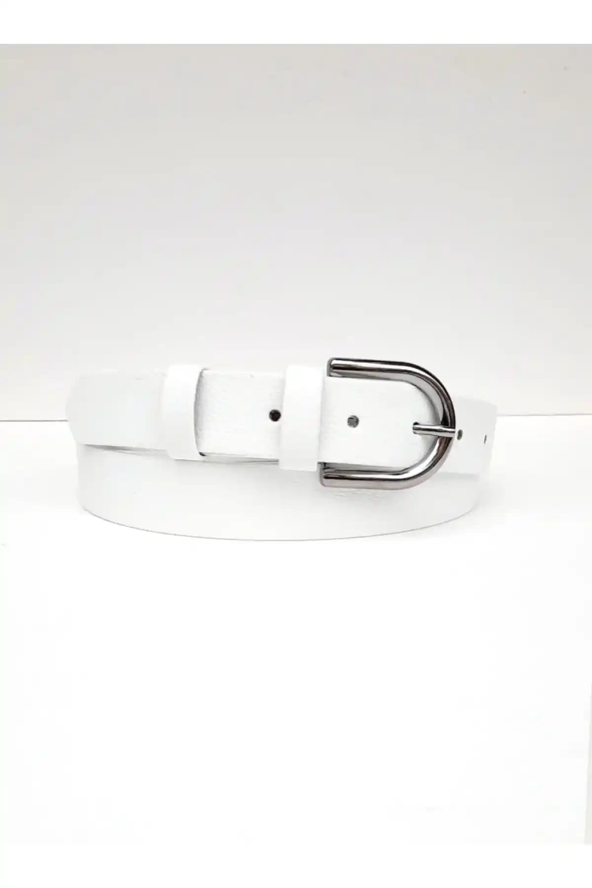 Kemerix Kadın Klasik Kemerleri Karşılaştırması: Beyaz ve Siyah Modellerin Özellikleri ve Kullanıcı Yorumları