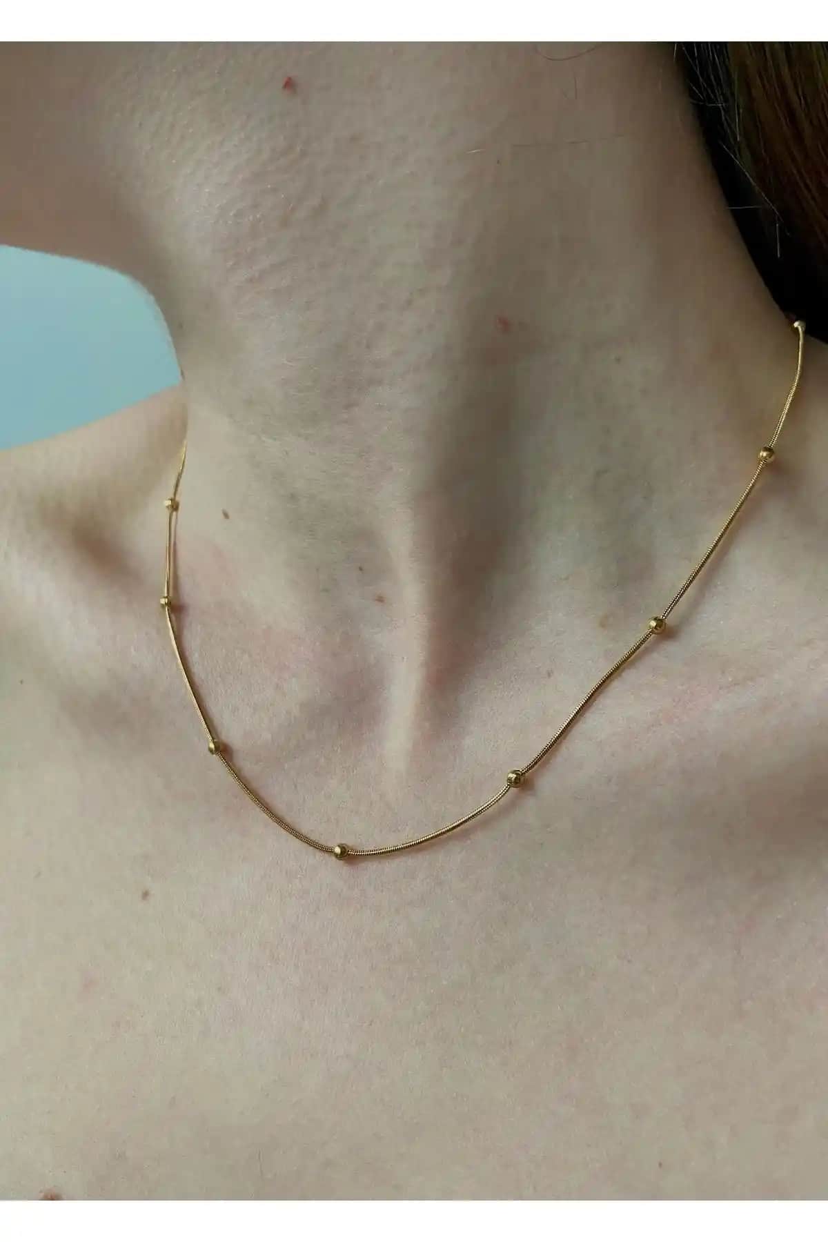 KİLİĞİSTANBUL Kolye Karşılaştırması: İnce Çelik ve İnci Topçuk Modelleri Hakkında Detaylı İnceleme