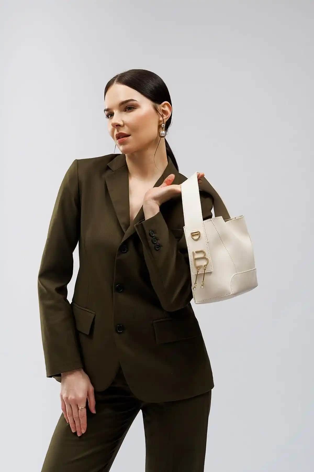 Lucky Bees Kadın El ve Omuz Çantası ve İç Cüzdanlı Model Karşılaştırması