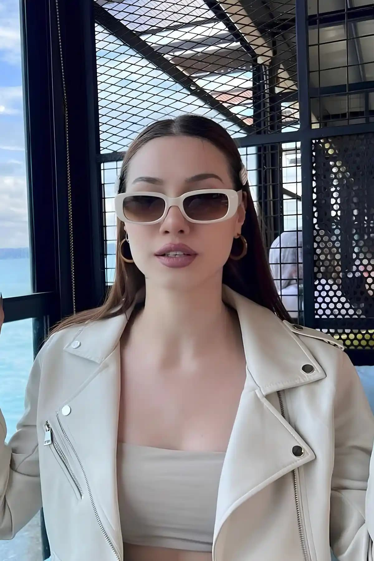 MACERATİ Chunky Unisex Gözlükleri Krem Kahve ve Şeffaf Turuncu Modellerinin Detaylı Karşılaştırması