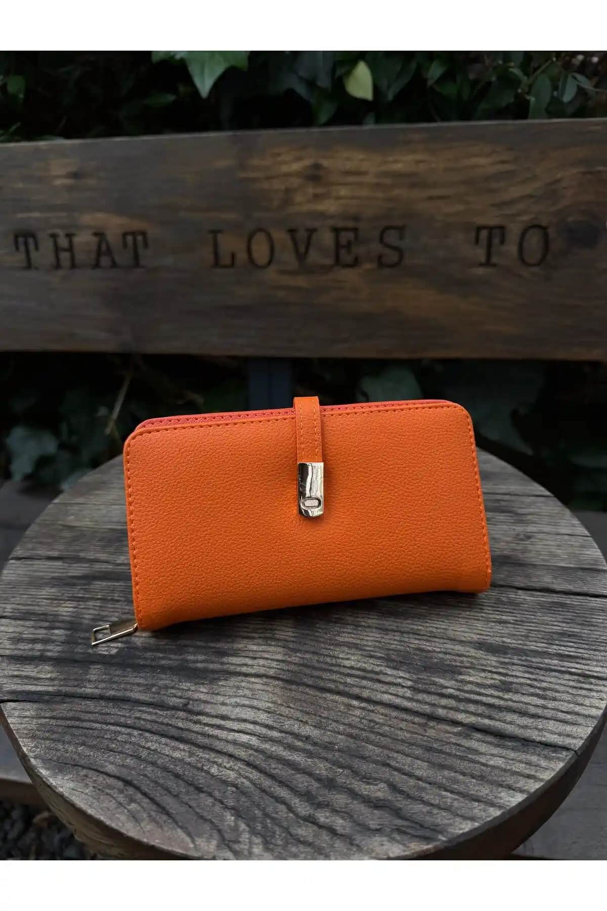 Minebag ve YOGII Lugo Kadın Cüzdanları Karşılaştırması: Özellikler ve Kullanıcı Yorumları