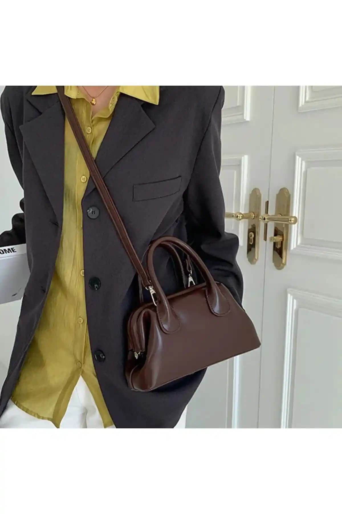 Momsbrand ve Tina Kilit Kapaklı Çanta Karşılaştırması: Tasarım, Özellikler ve Kullanıcı Yorumları