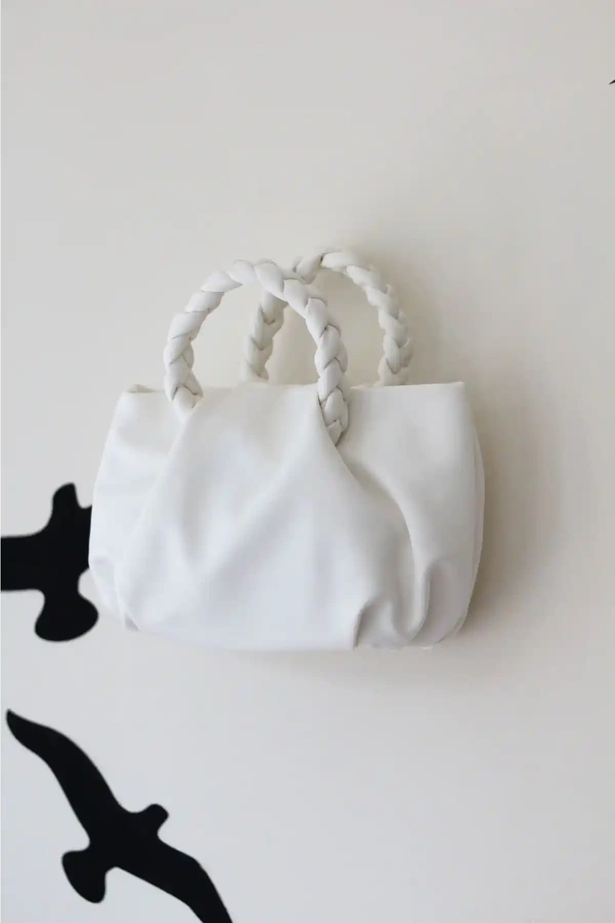 Moom Bag Kadın Beyaz ve Siyah Örme Saplı Deri Omuz Çantası Karşılaştırması