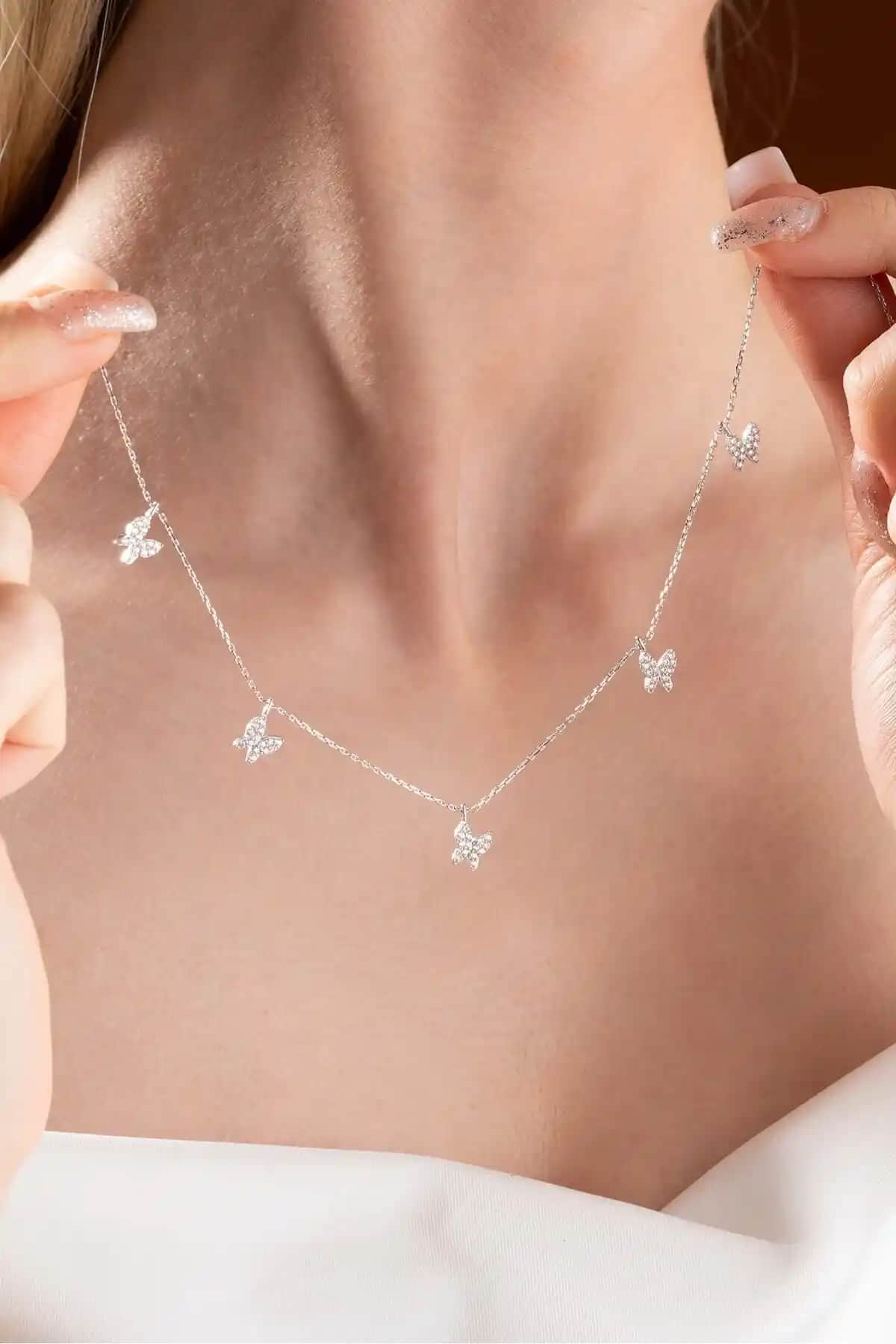 NEREZE Marka Kelebek Kolye Karşılaştırması: Rodyum ve Rose Gold Kaplama Seçenekleri