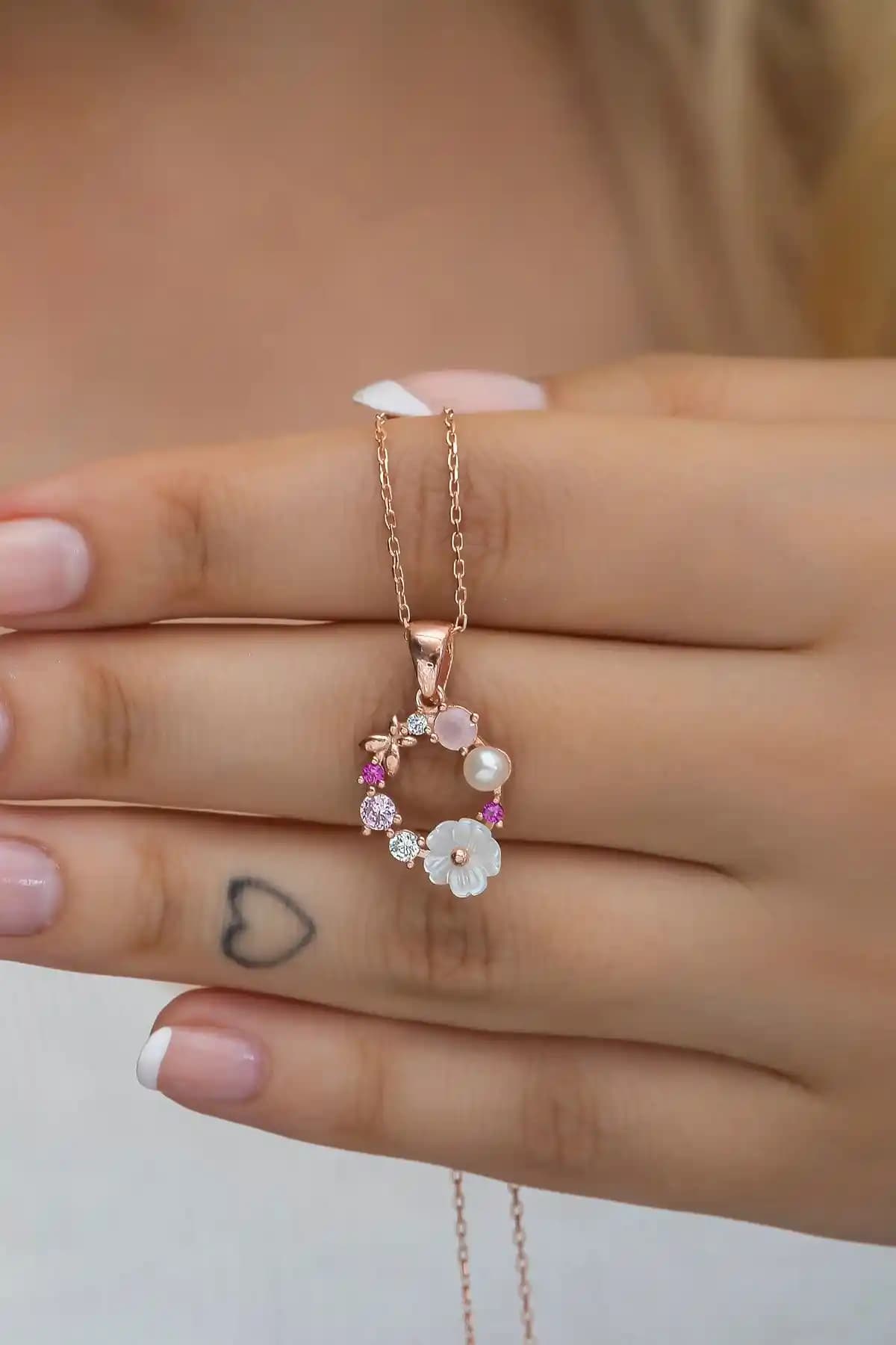 NEREZE ve SILVANO 925 Ayar Gümüş Kolye Karşılaştırması ve Özellikleri