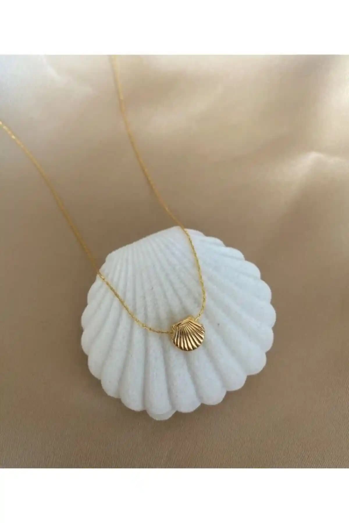 NurCollection ve Suerte Accessories Marka Karşılaştırması: Kadın Minimalist ve Doğal Taş Kolye Seçenekleri