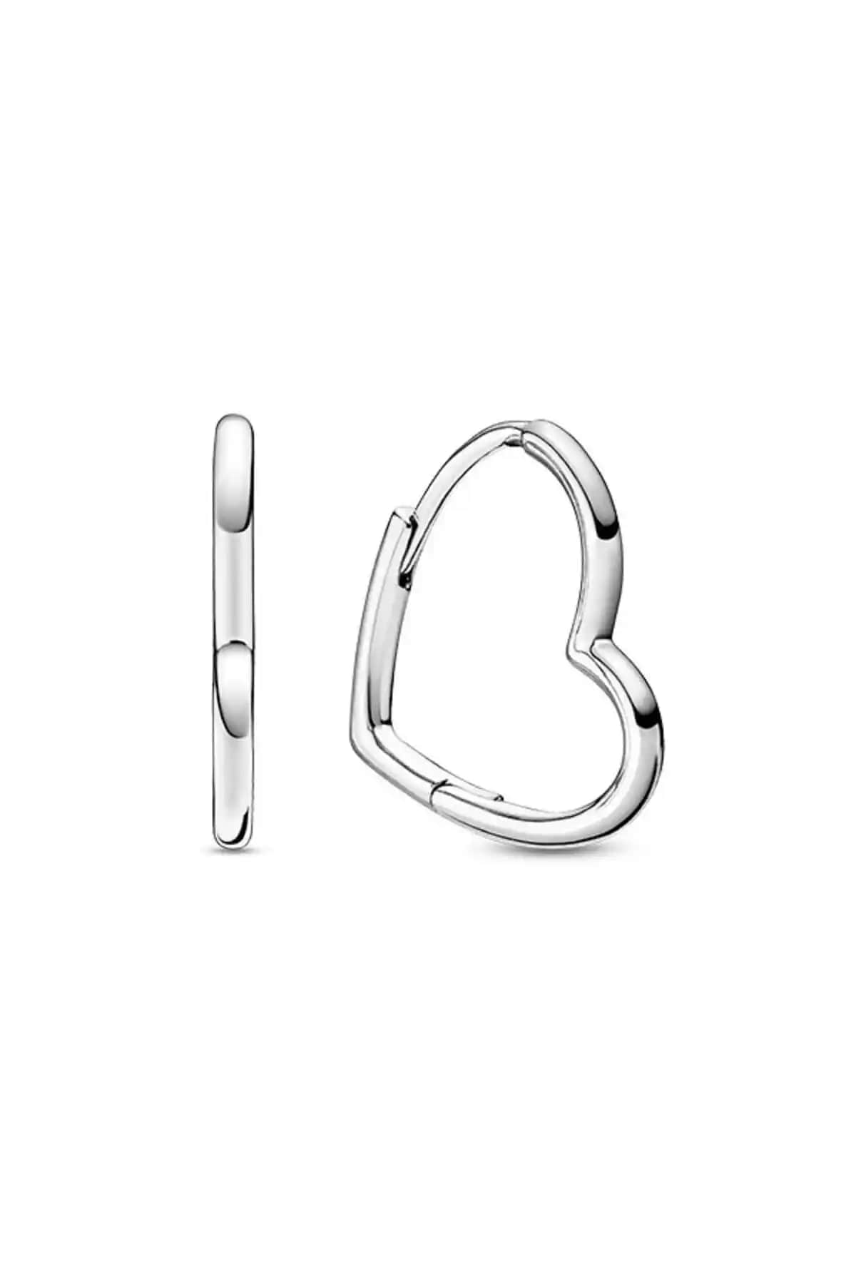 Pandora ve Söğütlü Silver Kalp Küpe Karşılaştırması: Tasarım, Malzeme ve Kullanıcı Yorumları