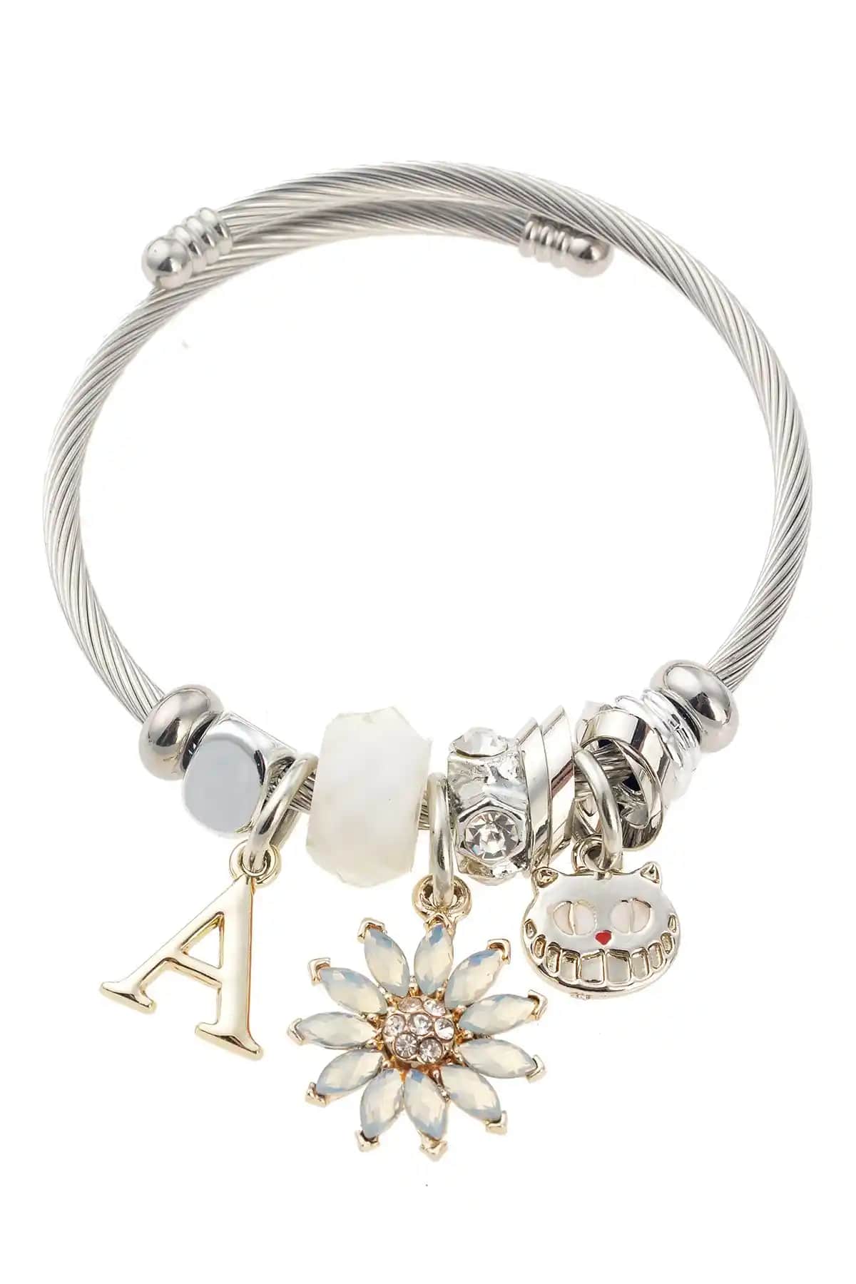 Pelin Aksesuar Bileklik Karşılaştırması: Kedi ve Kuğu Figürlü Modellerin Özellikleri