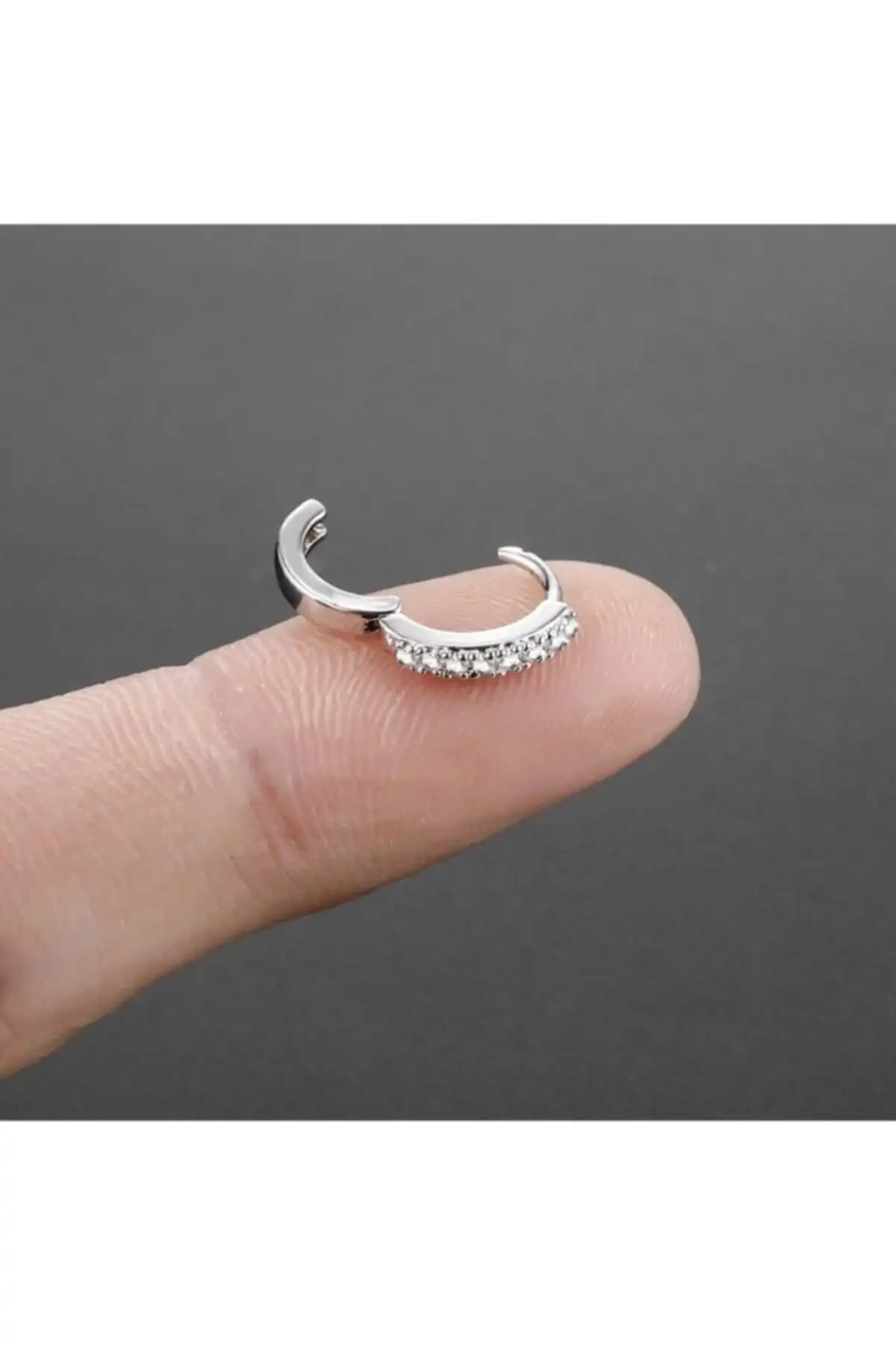 Piercing Seçenekleri Karşılaştırması: Cerrahi Çelik ve Zirkon Taşlı Modeller 2