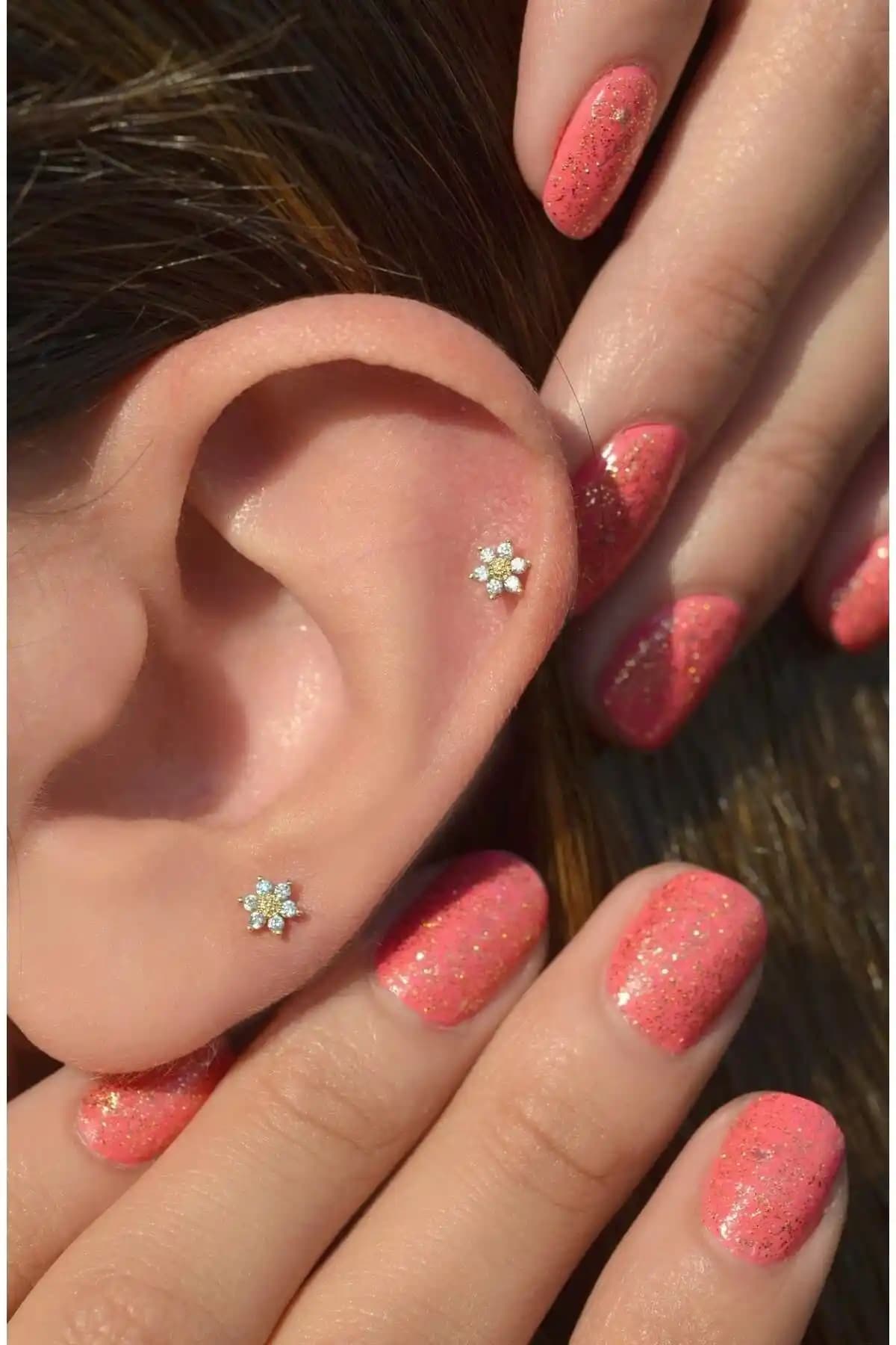 Sacce Gold Mini Çiçek Piercing Karşılaştırması: Hangi Model Sizin İçin Daha Uygun