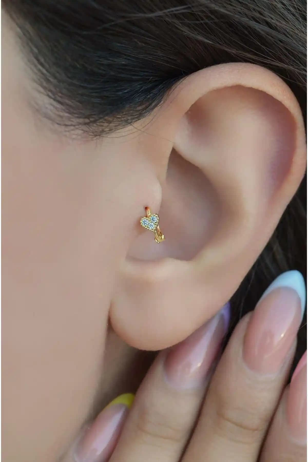 Sacce Piercing Karşılaştırması: Mini Kalpli ve Kelebek Modellerinin Özellikleri ve Kullanıcı Yorumları