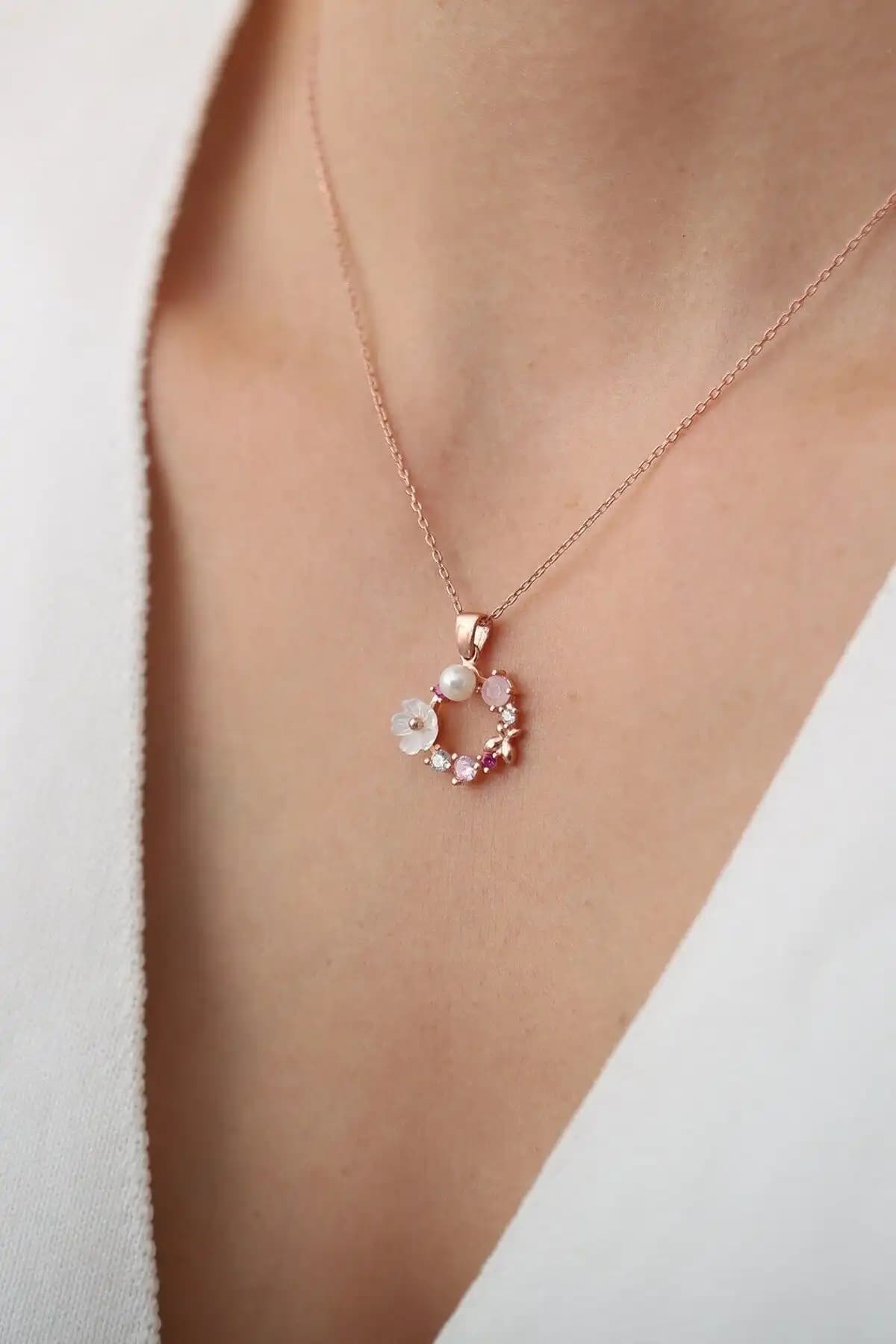 Sahira Jewelry Kolye Karşılaştırması: Beyaz Unutma Beni ve Renkli Taşlı Orkide Modelleri 2
