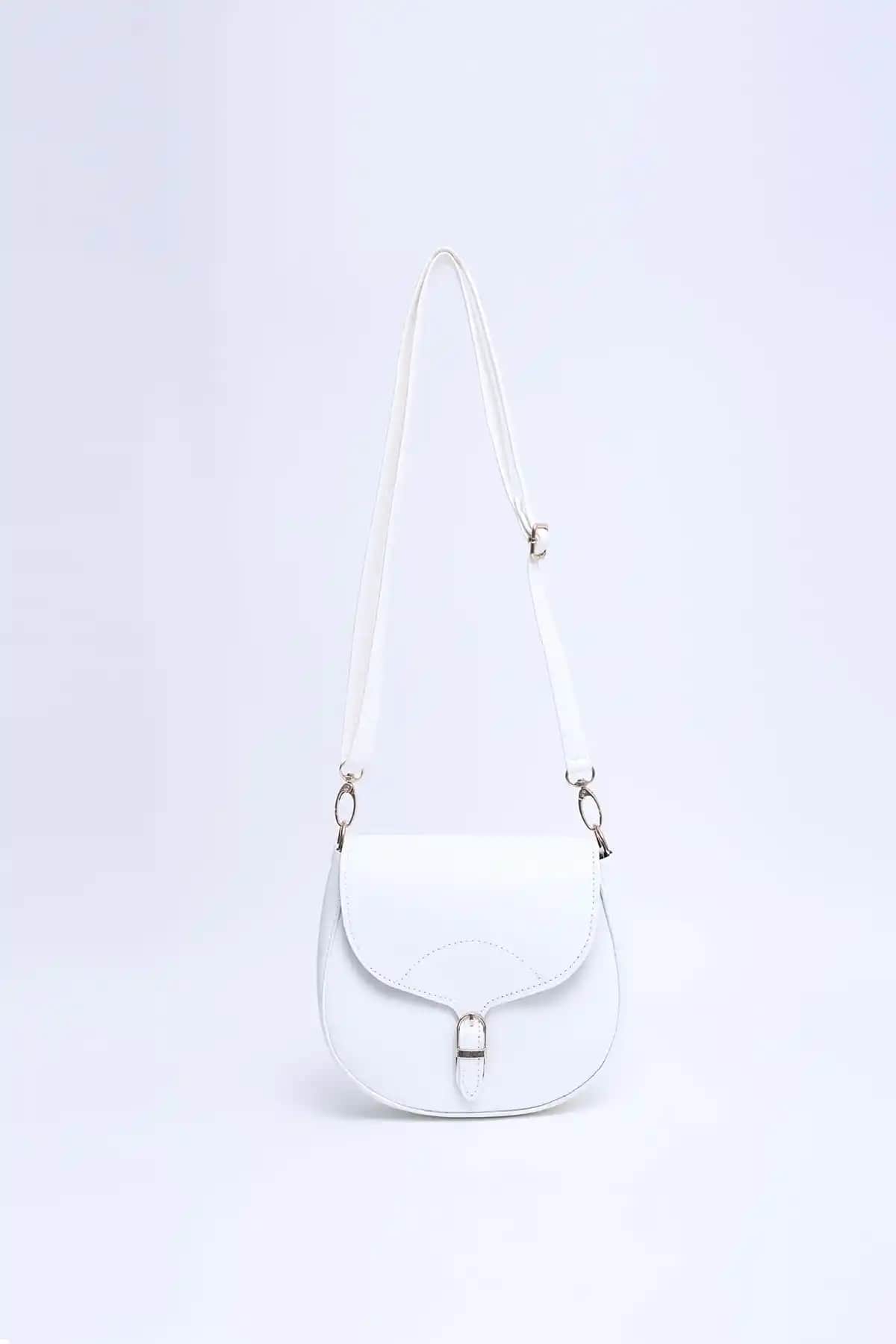 Shaka Beyaz Shk17 ve Siyah Shk127 Çantalarının Karşılaştırması