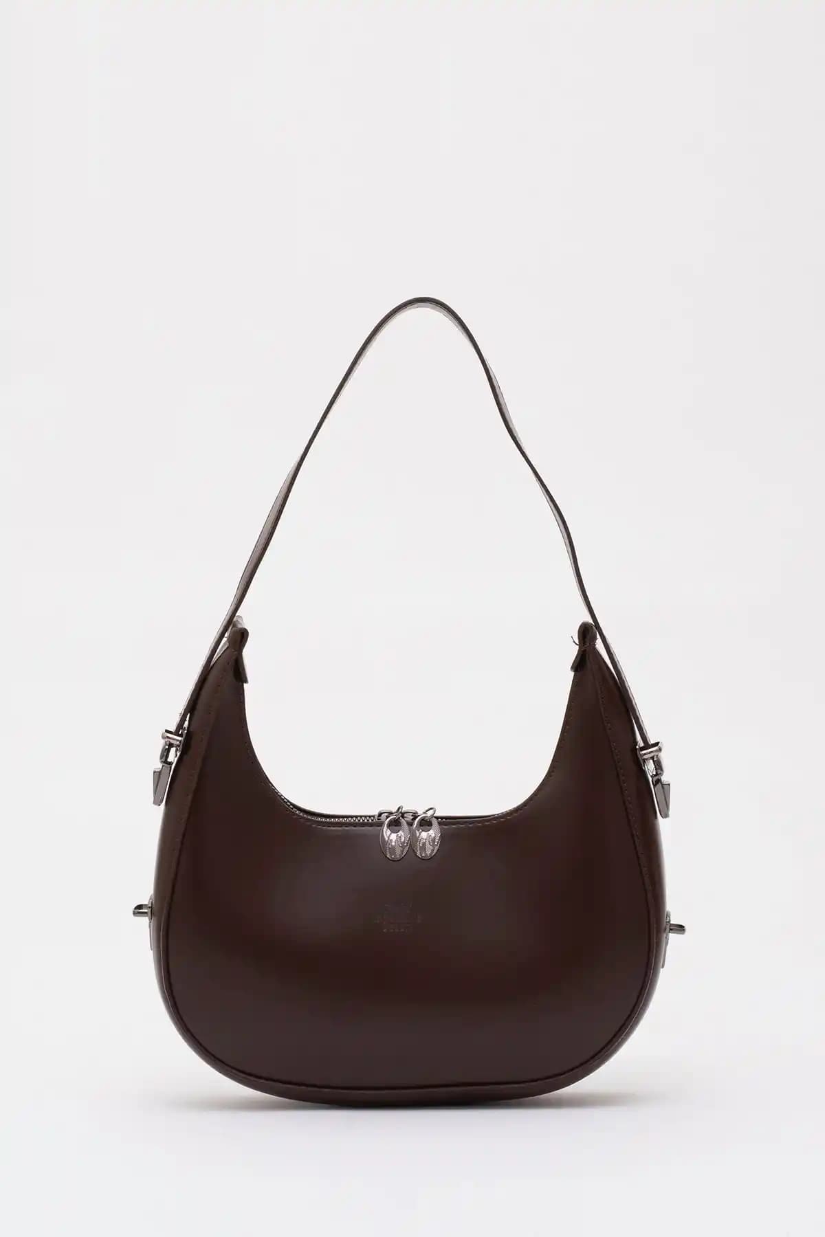 Shaka Kahve Rengi SHK110 ve Shaka Taba SHK26 Çantalarının Detaylı Karşılaştırması