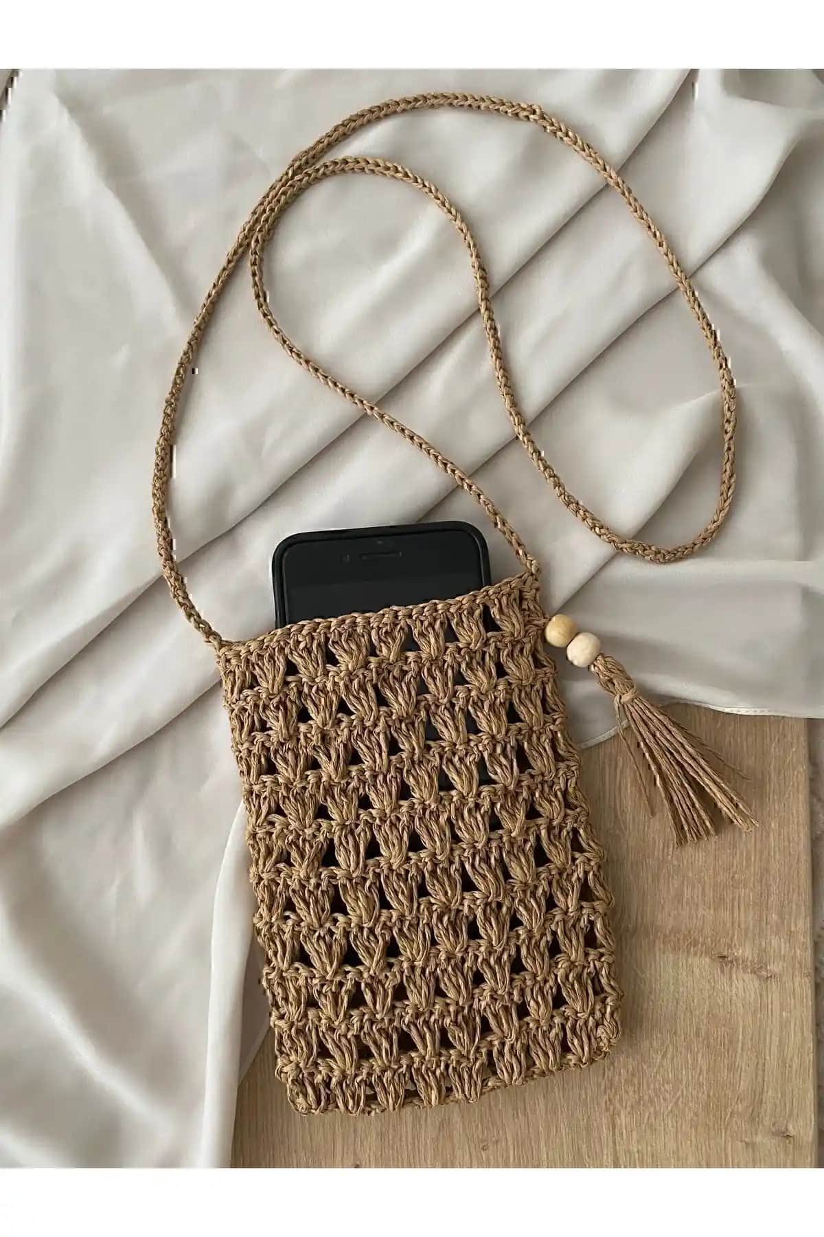Tasu Hasır Telefon Çantası ve TOM SHOP El Yapımı Çanta Karşılaştırması
