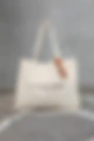 Oktayusta Collection - Şık Baskılı Cepli Kanvas Çanta İncelemesi