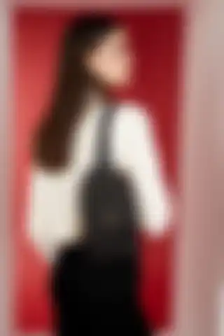 Pierre Cardin Siyah Kadın Omuz Çantası: Şıklık ve Fonksiyonellik
